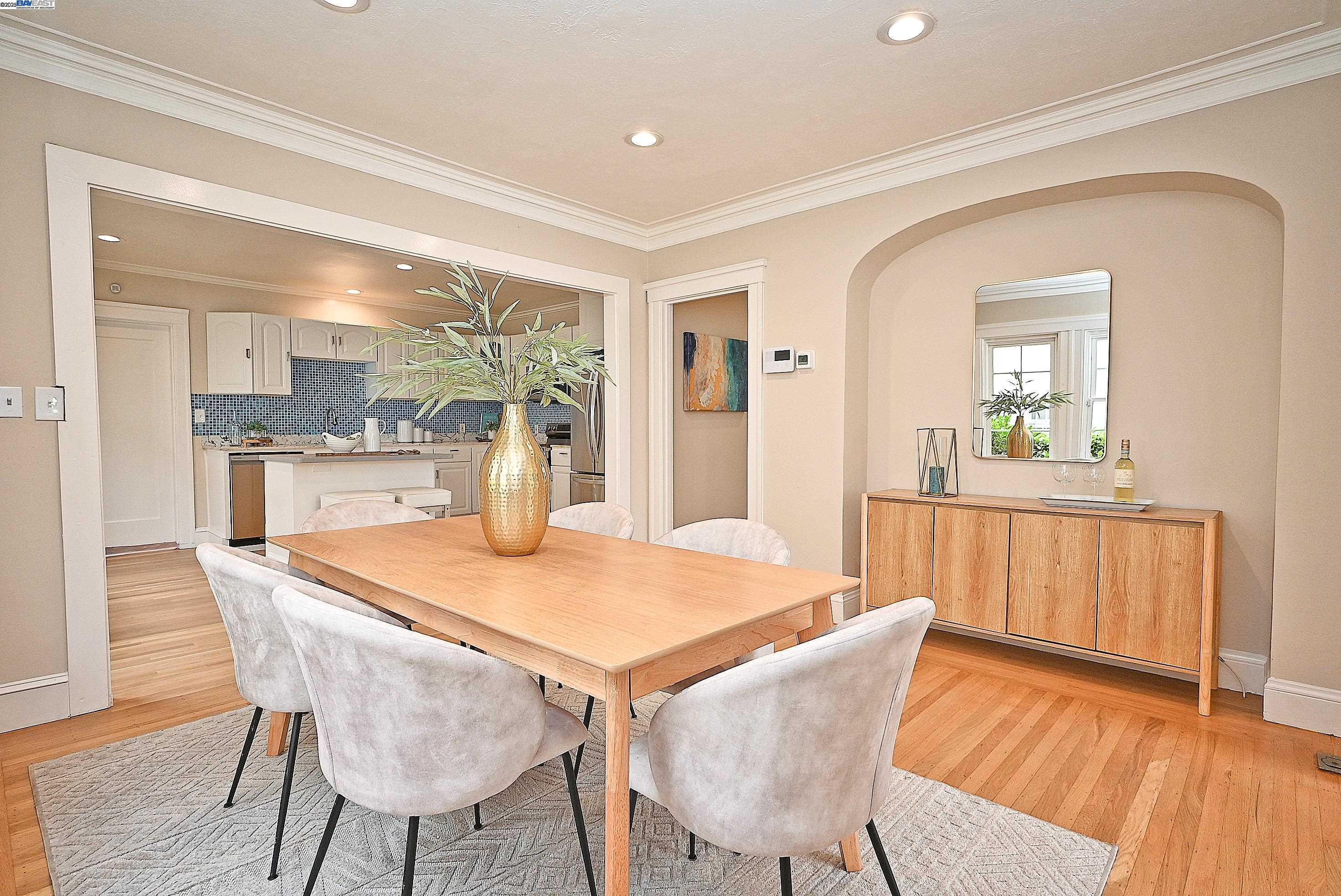 Detail Gallery Image 11 of 45 For 3044 58th Ave, Oakland,  CA 94605 - 2 Beds | 1 Baths