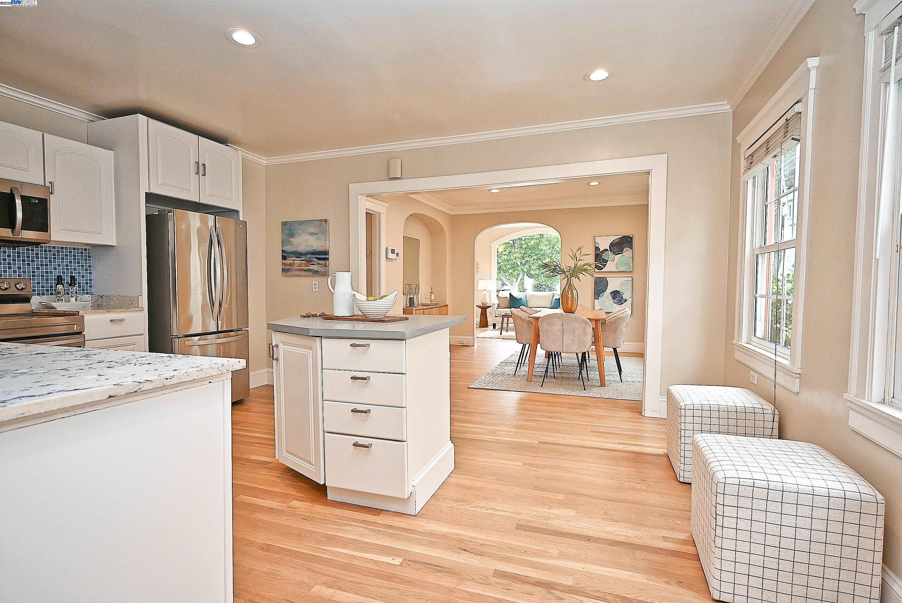 Detail Gallery Image 16 of 45 For 3044 58th Ave, Oakland,  CA 94605 - 2 Beds | 1 Baths