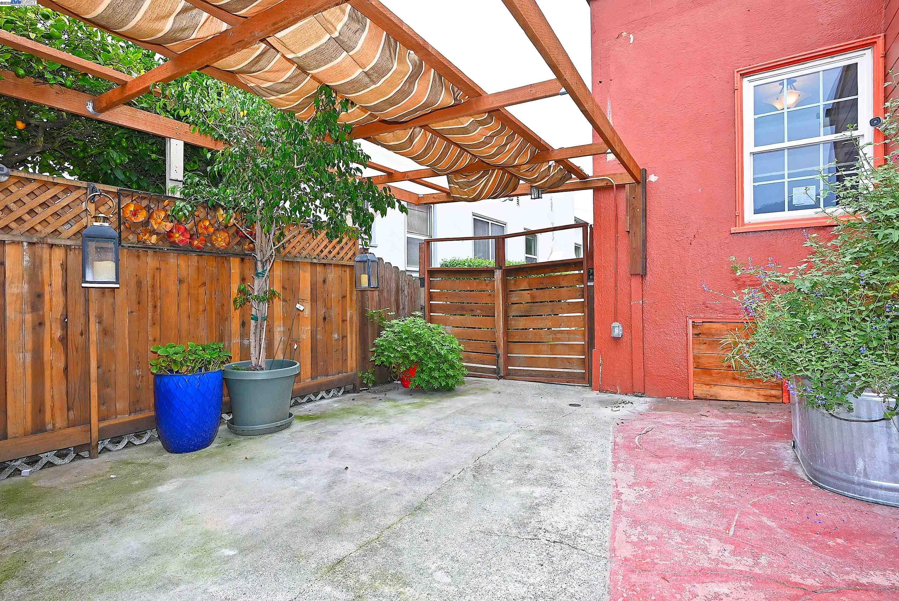 Detail Gallery Image 36 of 45 For 3044 58th Ave, Oakland,  CA 94605 - 2 Beds | 1 Baths