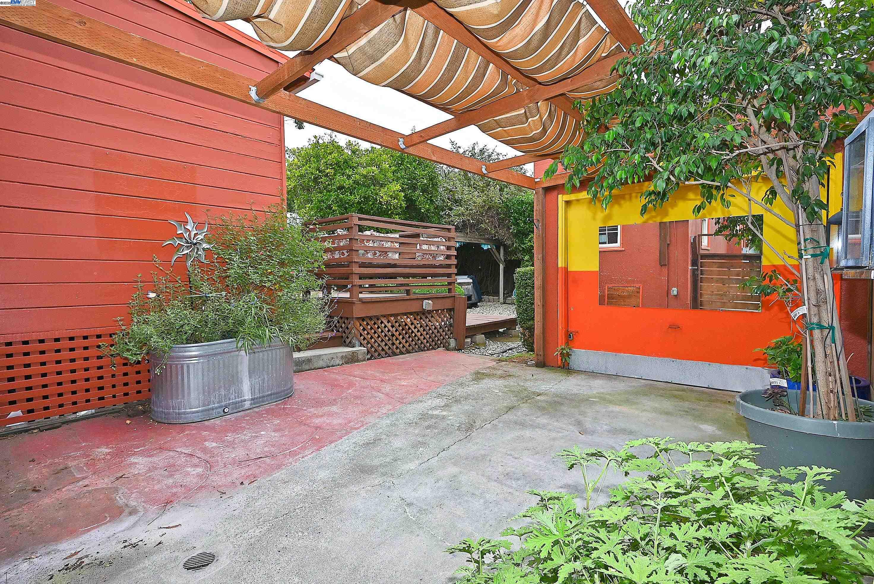 Detail Gallery Image 38 of 45 For 3044 58th Ave, Oakland,  CA 94605 - 2 Beds | 1 Baths