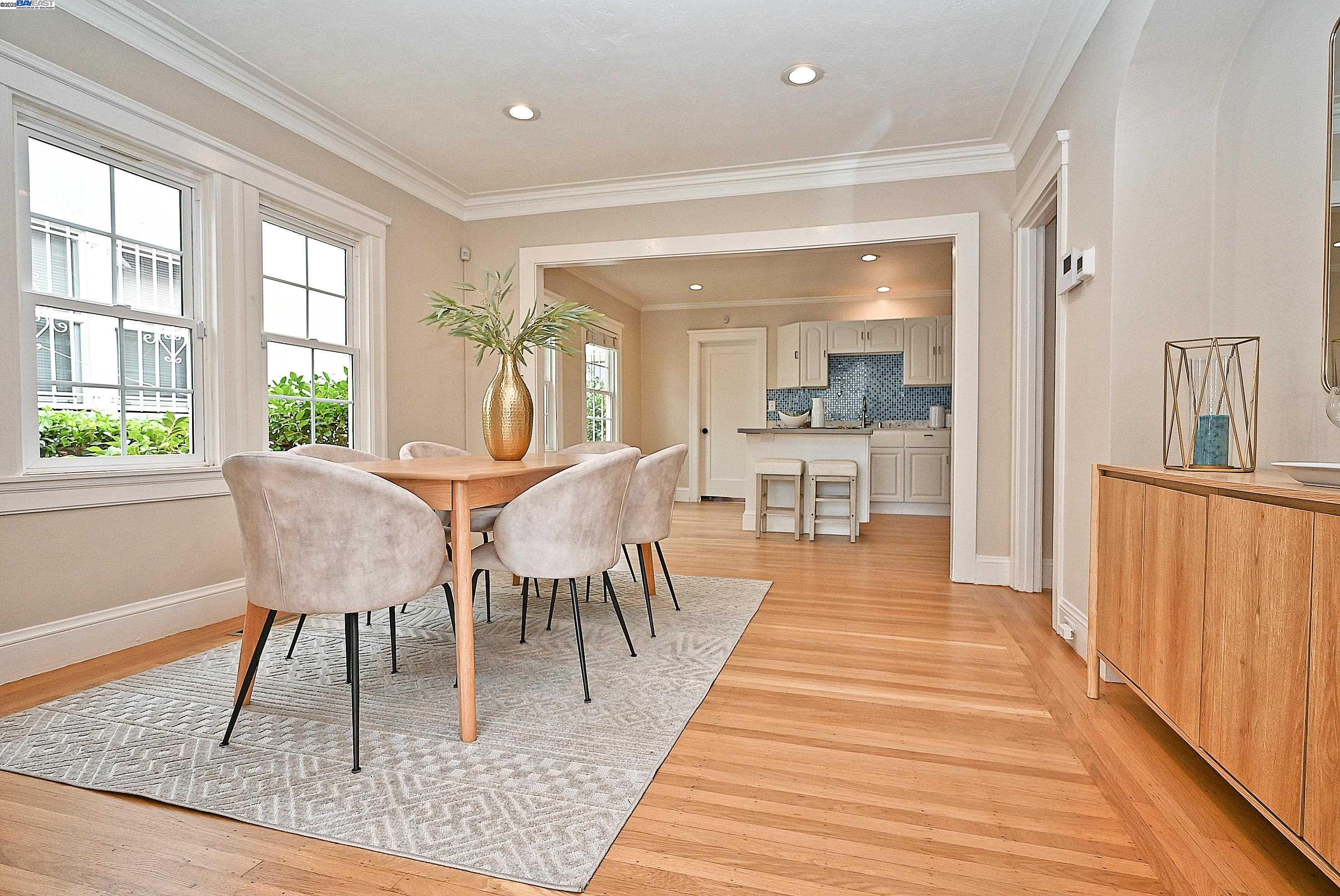 Detail Gallery Image 10 of 45 For 3044 58th Ave, Oakland,  CA 94605 - 2 Beds | 1 Baths