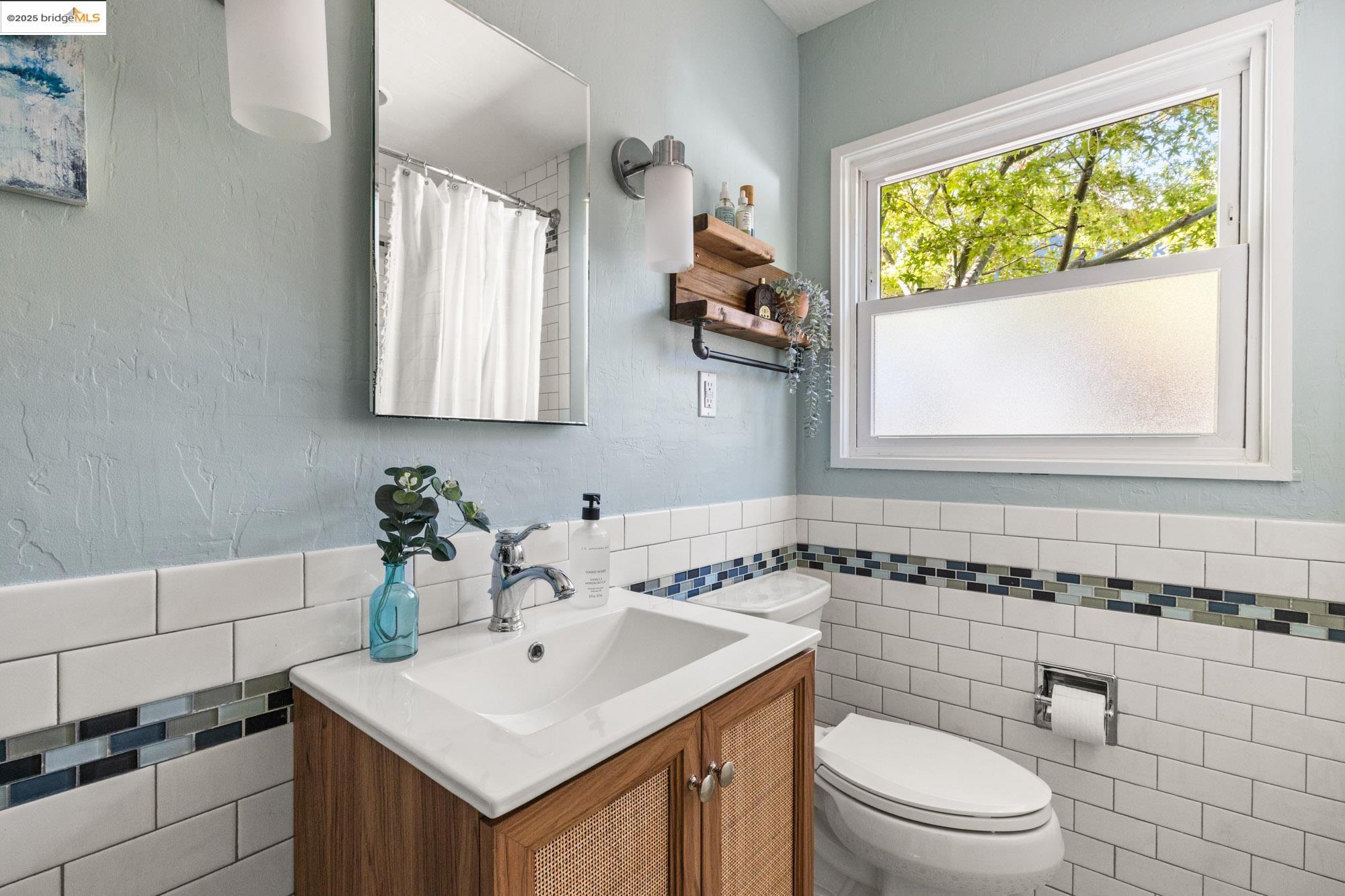 Detail Gallery Image 15 of 55 For 7916 Earl St, Oakland,  CA 94605 - 2 Beds | 2 Baths