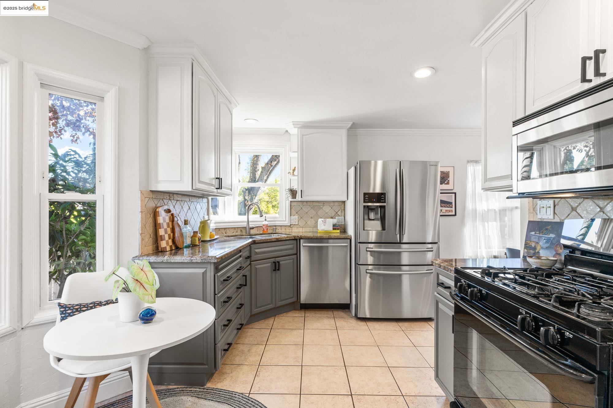 Detail Gallery Image 21 of 55 For 7916 Earl St, Oakland,  CA 94605 - 2 Beds | 2 Baths