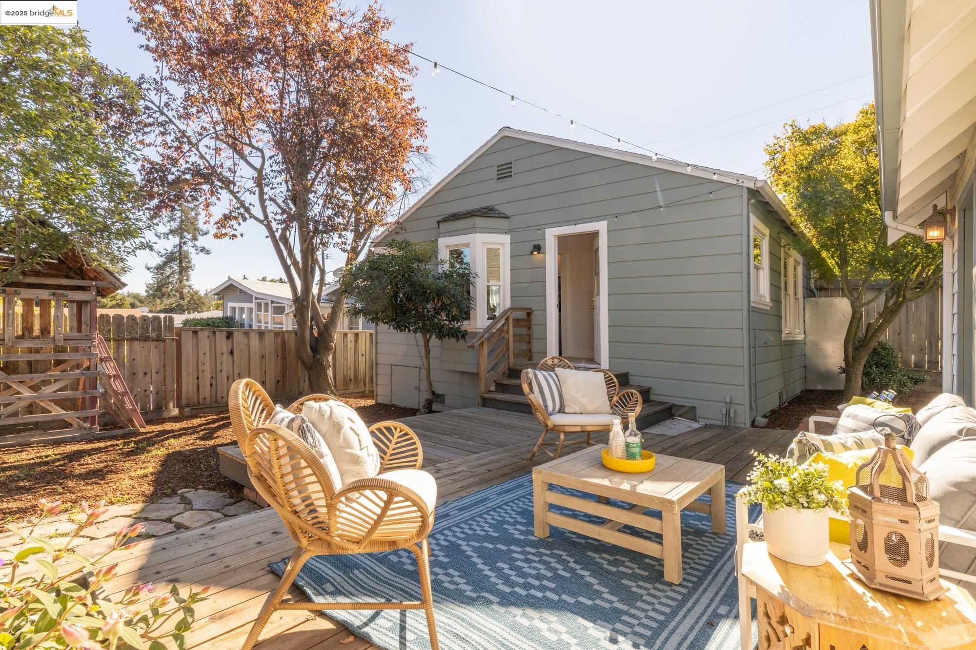 Detail Gallery Image 27 of 55 For 7916 Earl St, Oakland,  CA 94605 - 2 Beds | 2 Baths