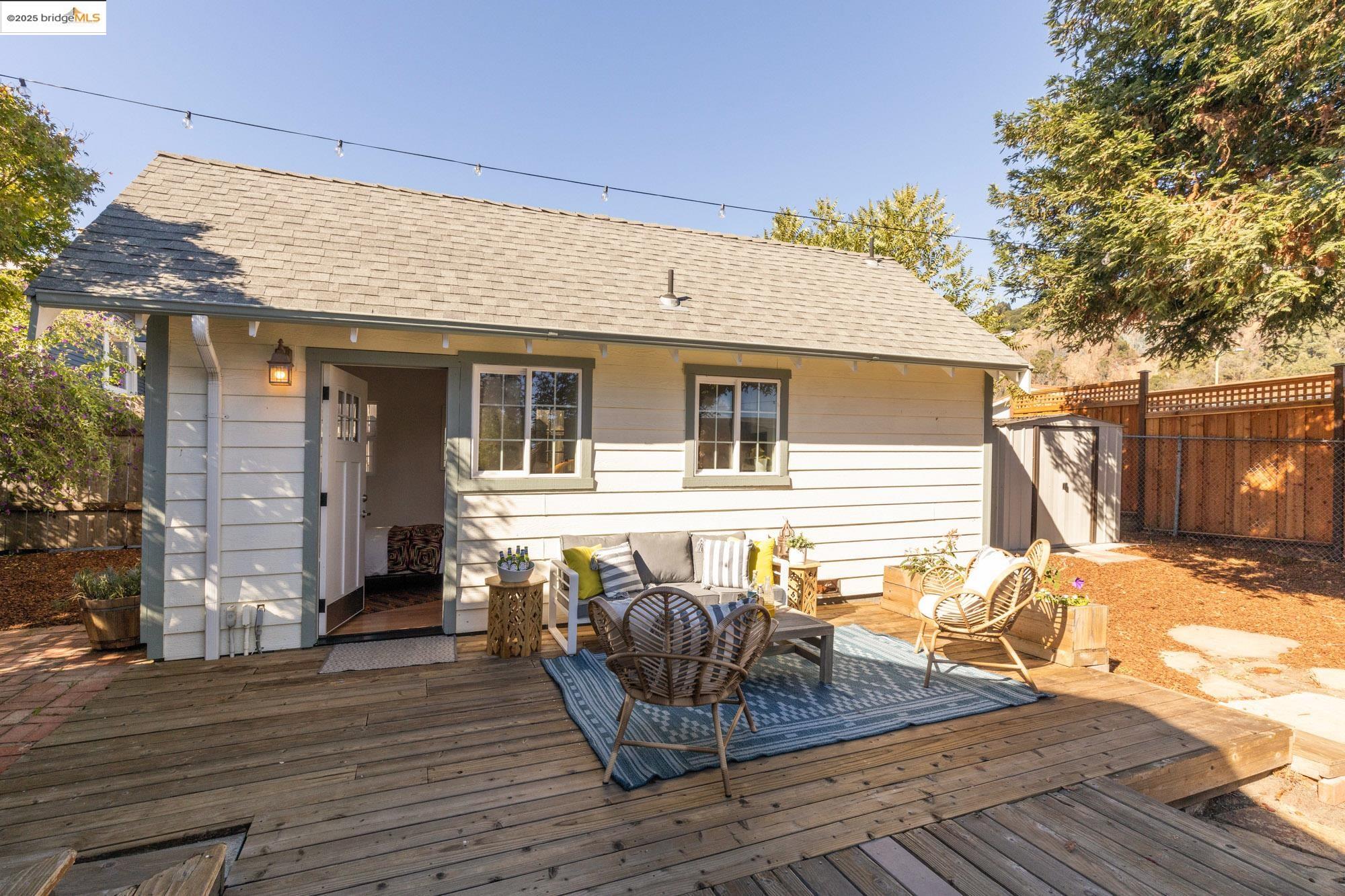 Detail Gallery Image 28 of 55 For 7916 Earl St, Oakland,  CA 94605 - 2 Beds | 2 Baths