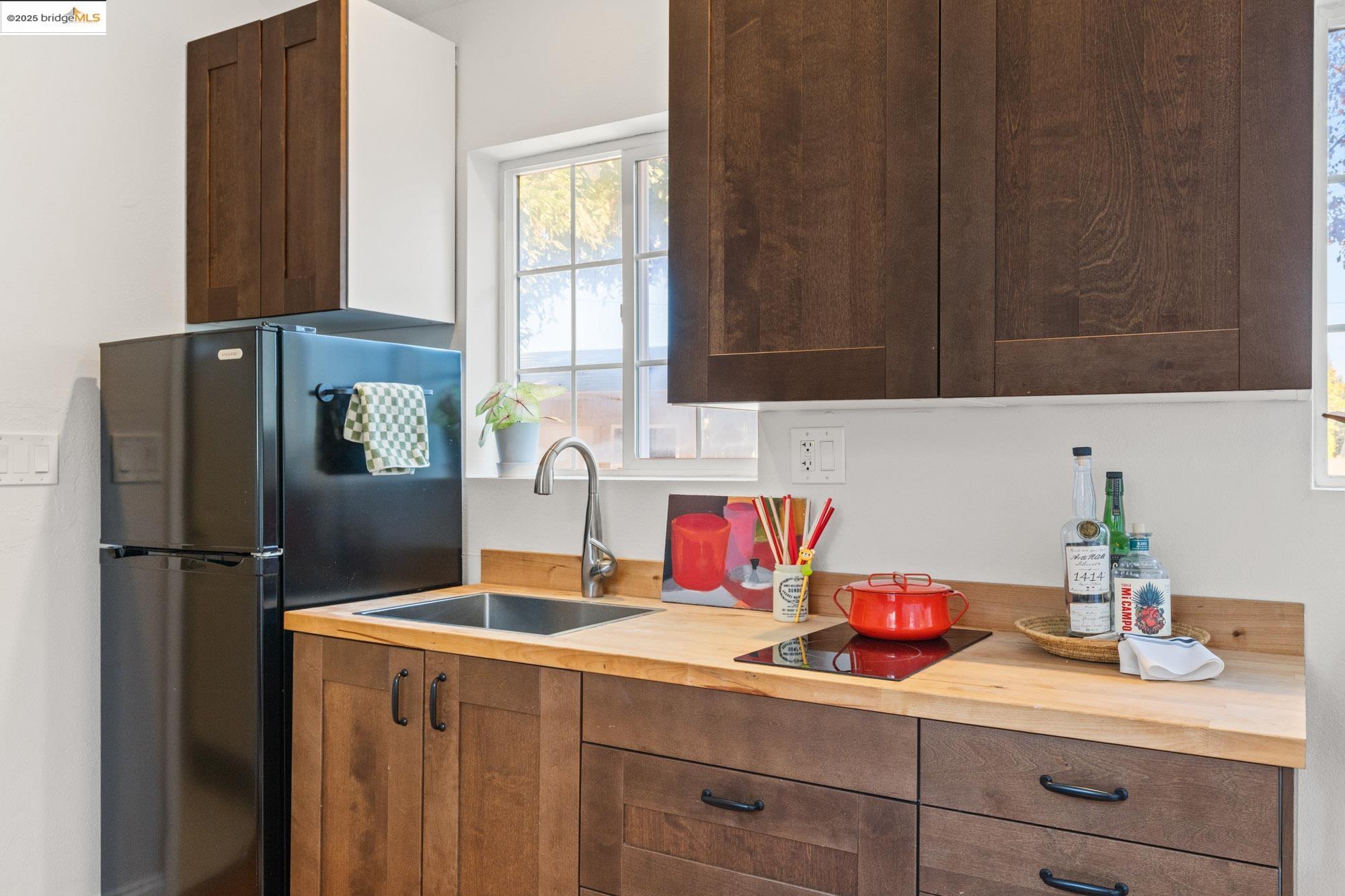 Detail Gallery Image 32 of 55 For 7916 Earl St, Oakland,  CA 94605 - 2 Beds | 2 Baths