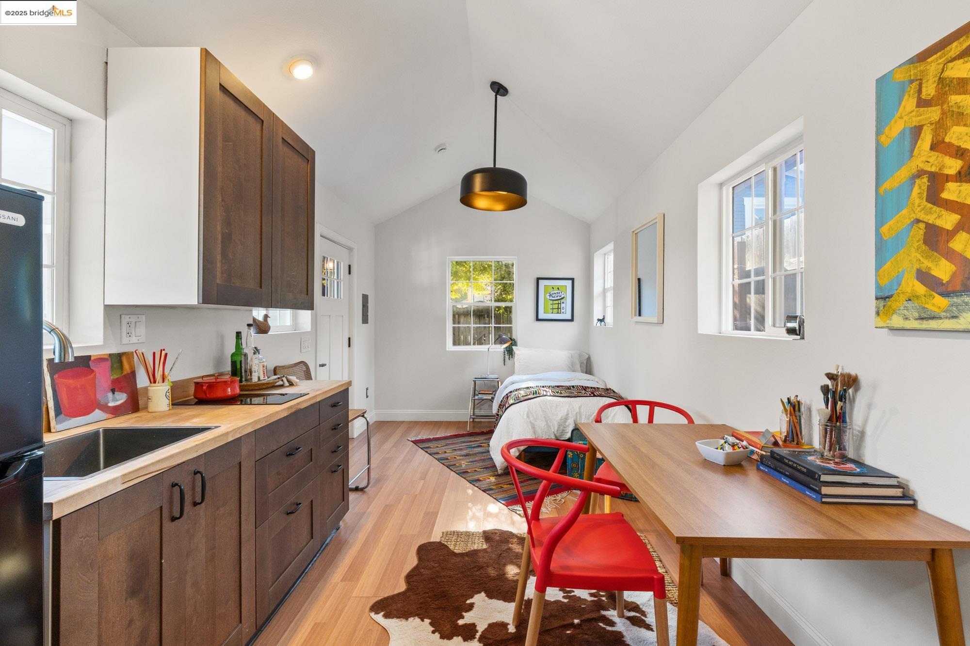 Detail Gallery Image 33 of 55 For 7916 Earl St, Oakland,  CA 94605 - 2 Beds | 2 Baths