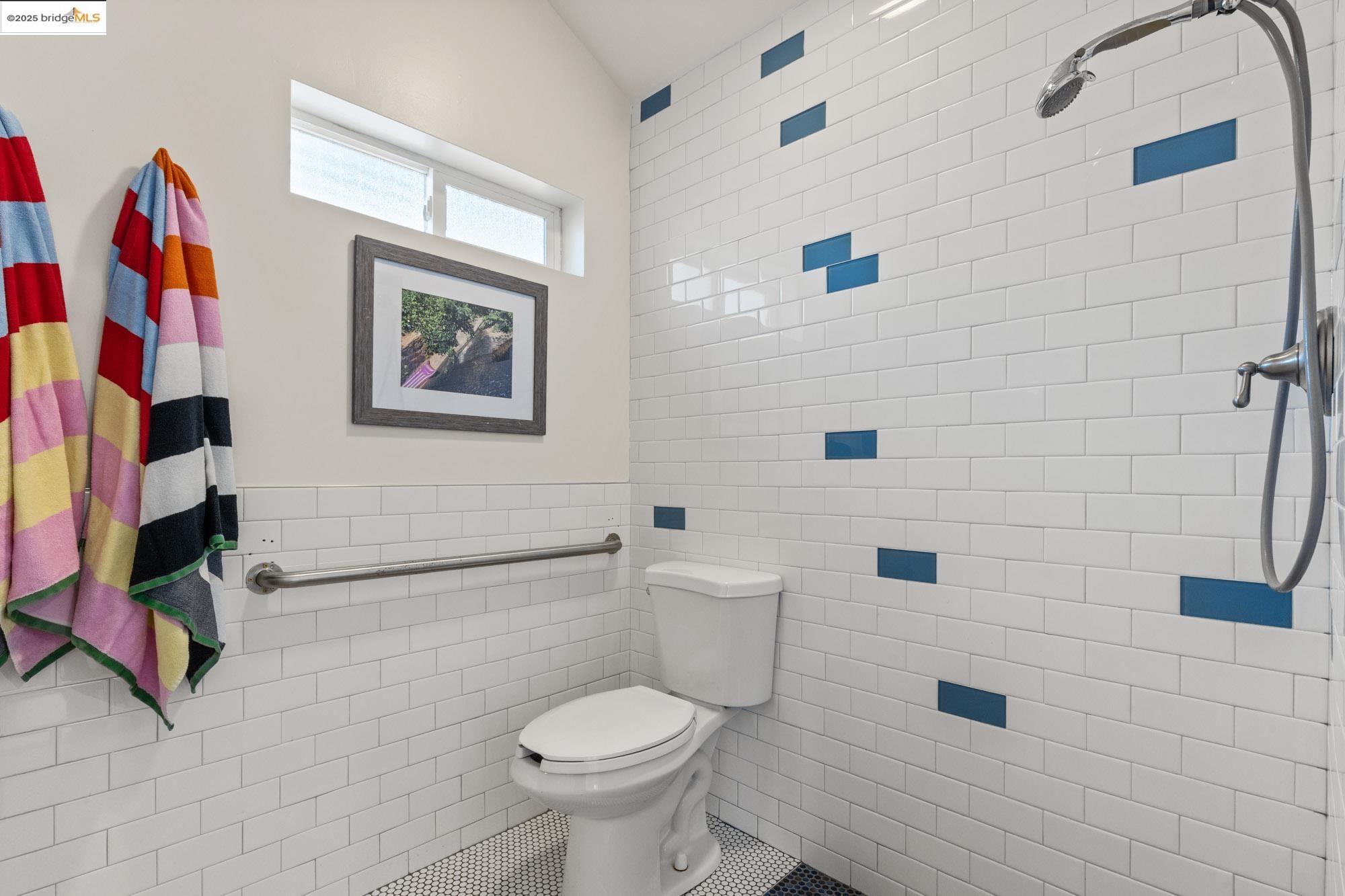 Detail Gallery Image 35 of 55 For 7916 Earl St, Oakland,  CA 94605 - 2 Beds | 2 Baths