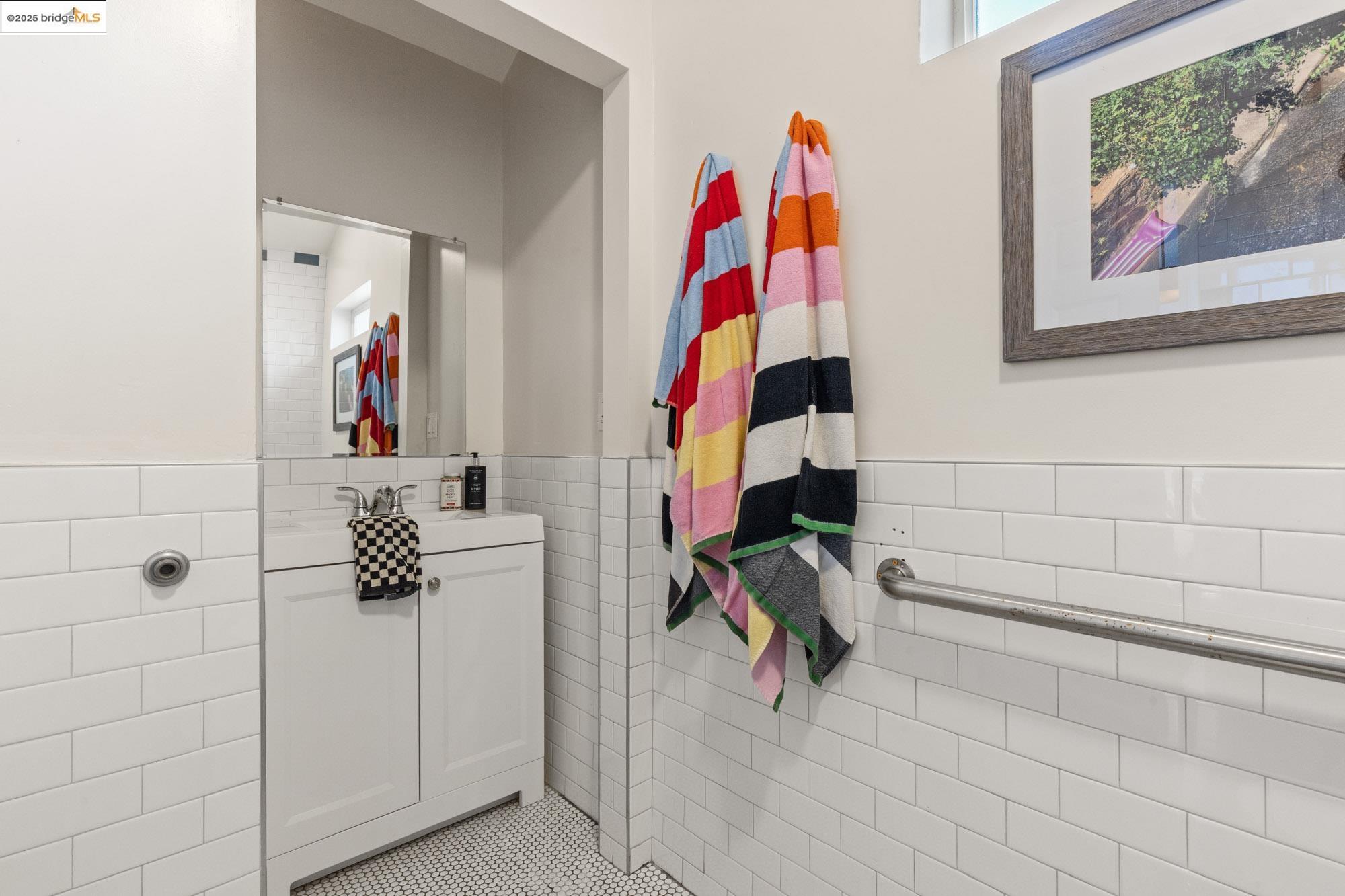 Detail Gallery Image 36 of 55 For 7916 Earl St, Oakland,  CA 94605 - 2 Beds | 2 Baths