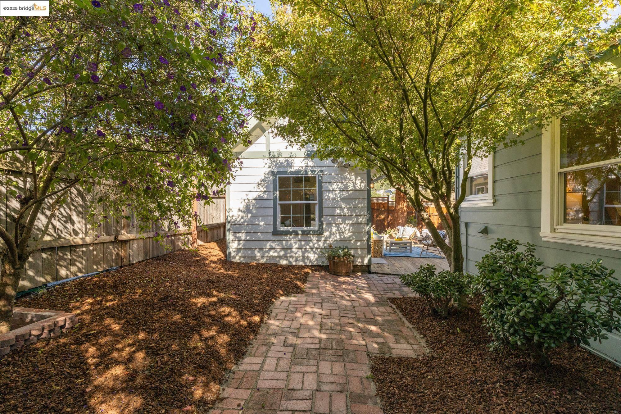 Detail Gallery Image 44 of 55 For 7916 Earl St, Oakland,  CA 94605 - 2 Beds | 2 Baths