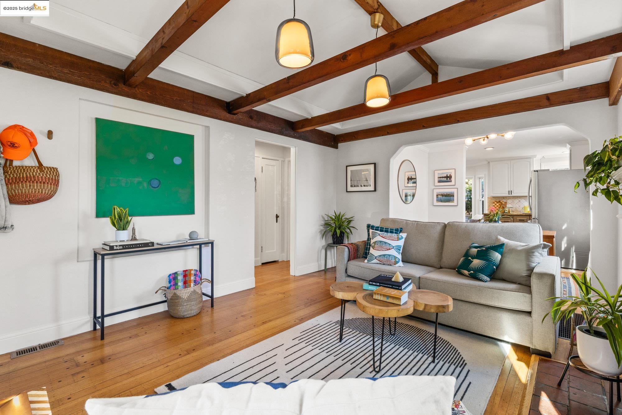 Detail Gallery Image 9 of 55 For 7916 Earl St, Oakland,  CA 94605 - 2 Beds | 2 Baths