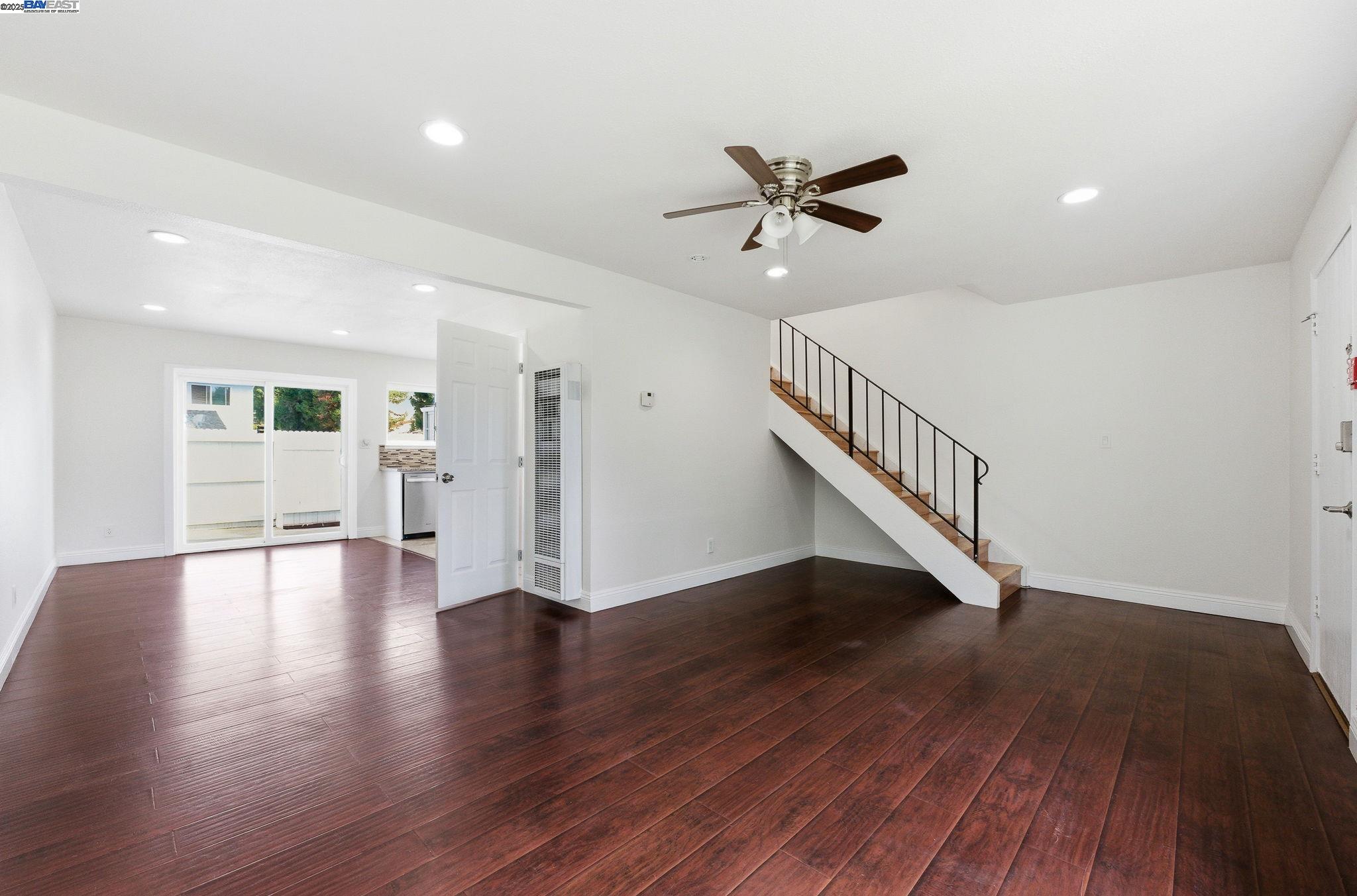 Detail Gallery Image 3 of 26 For 38618 Royal Ann Cmn, Fremont,  CA 94536 - 3 Beds | 2 Baths