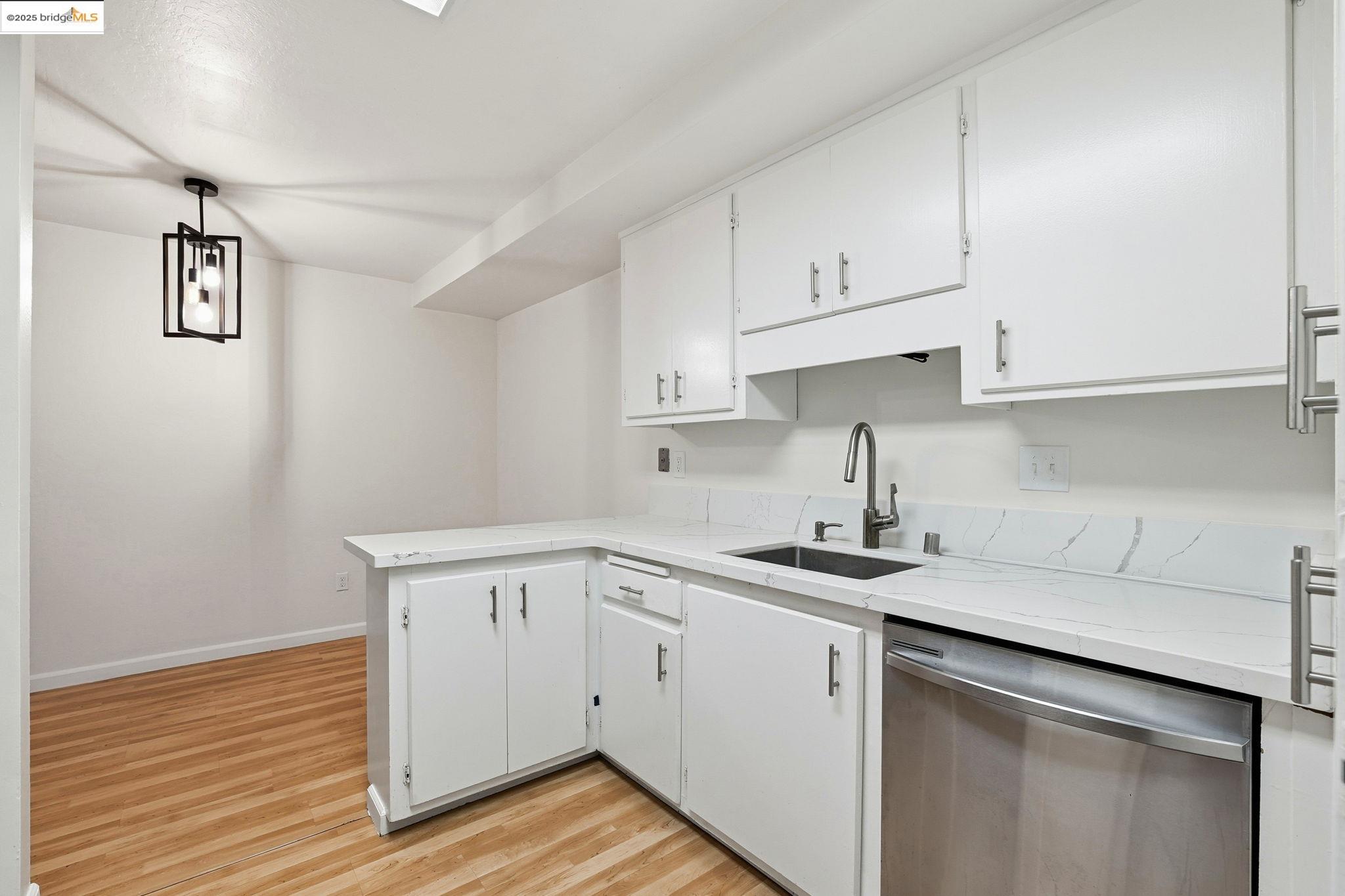 Detail Gallery Image 12 of 28 For 1760 Halford #167,  Santa Clara,  CA 95051 - 1 Beds | 1 Baths