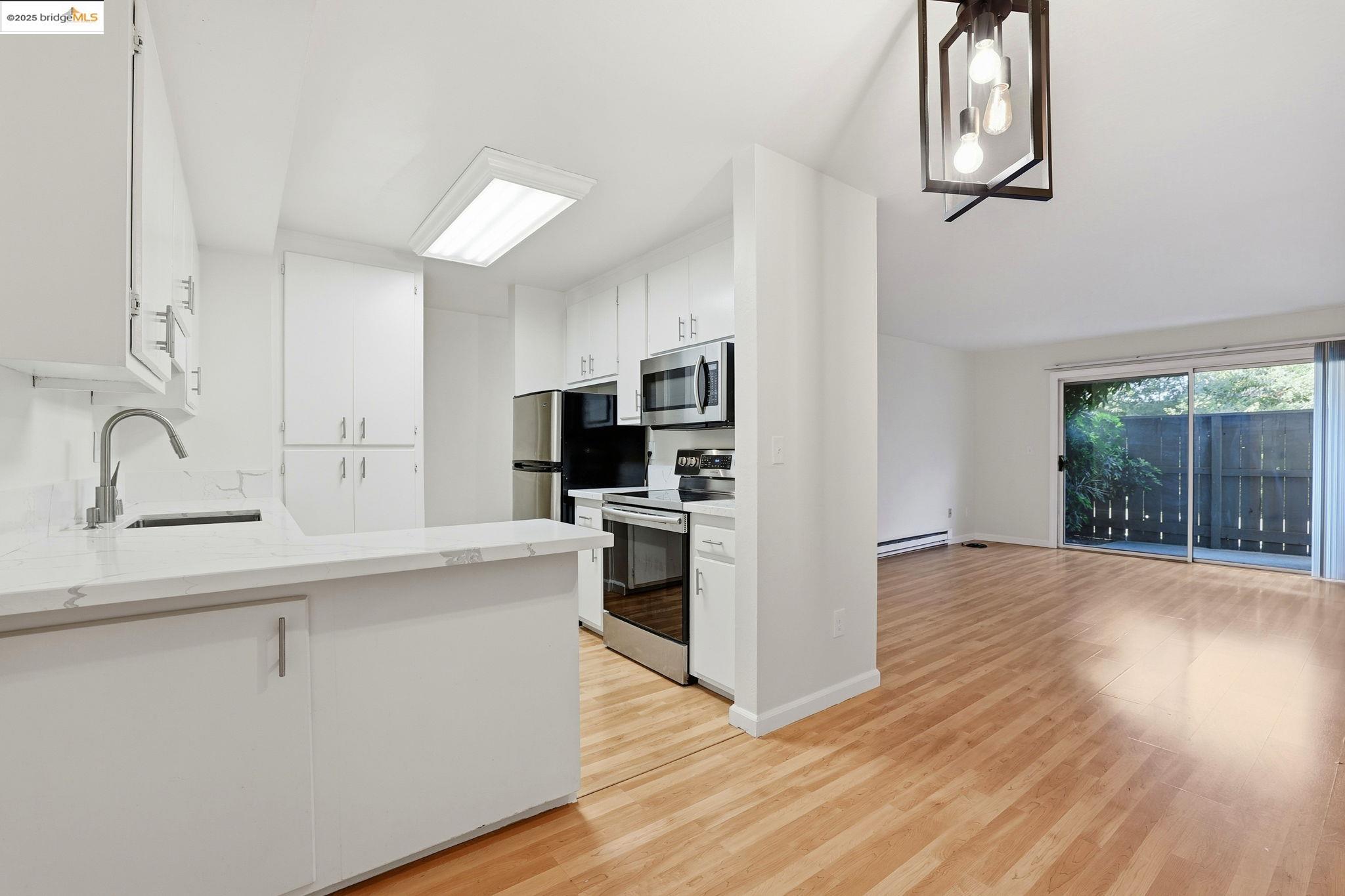 Detail Gallery Image 6 of 28 For 1760 Halford #167,  Santa Clara,  CA 95051 - 1 Beds | 1 Baths