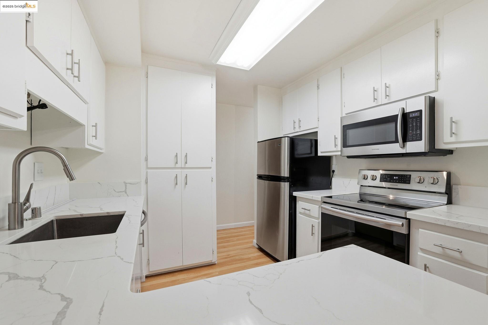 Detail Gallery Image 9 of 28 For 1760 Halford #167,  Santa Clara,  CA 95051 - 1 Beds | 1 Baths