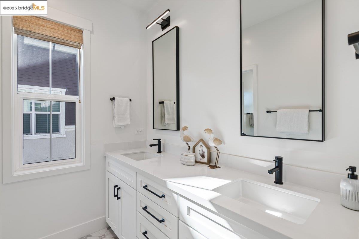 Detail Gallery Image 31 of 60 For 419 Halcyon Pl, Bethel Island,  CA 94511 - 4 Beds | 4/1 Baths