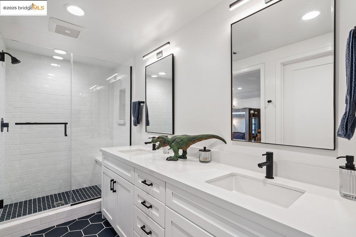 Detail Gallery Image 44 of 60 For 419 Halcyon Pl, Bethel Island,  CA 94511 - 4 Beds | 4/1 Baths