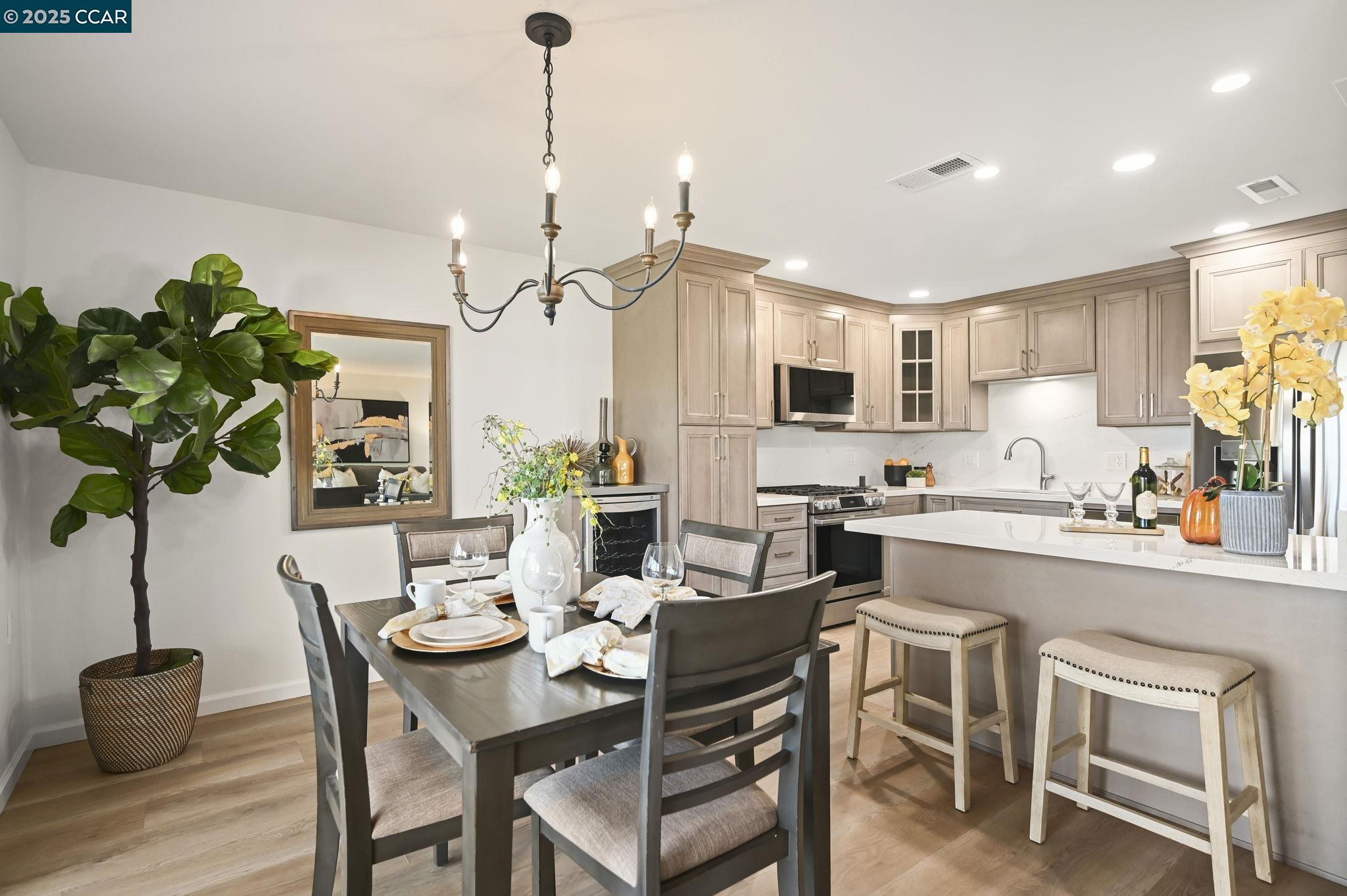 Detail Gallery Image 8 of 42 For 1508 Canyonwood Ct #12,  Walnut Creek,  CA 94595 - 2 Beds | 2 Baths