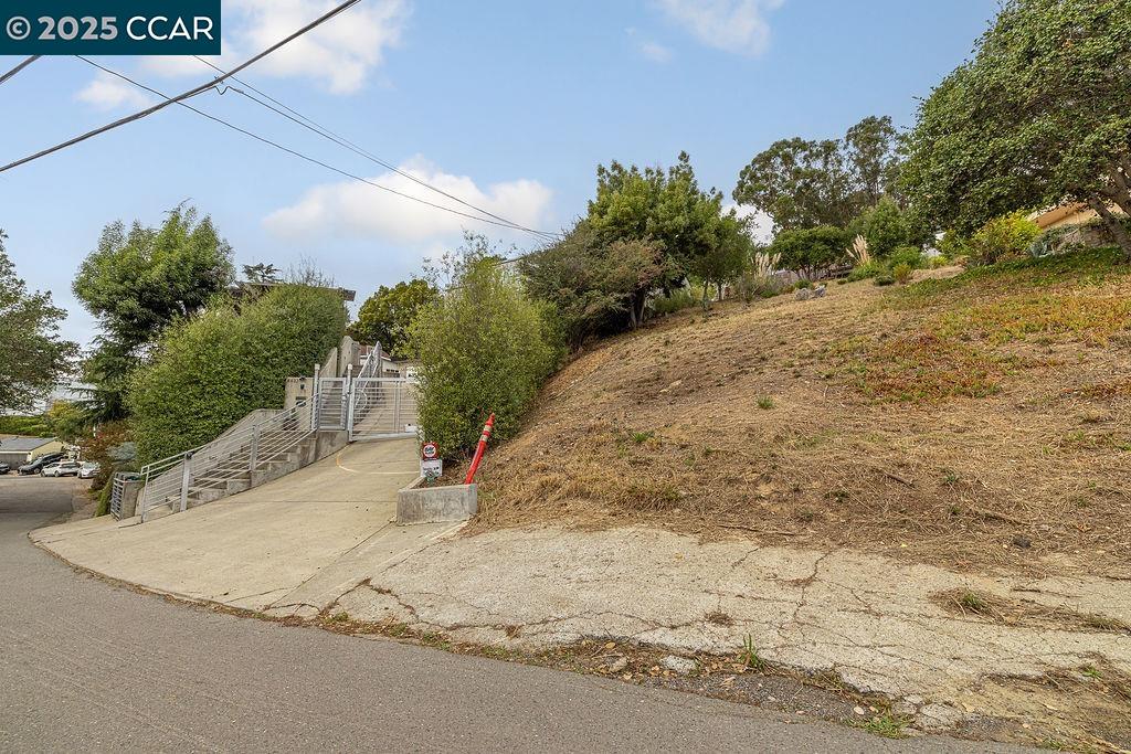 Detail Gallery Image 16 of 18 For 4445 Arcadia, Oakland,  CA 94602 - – Beds | – Baths