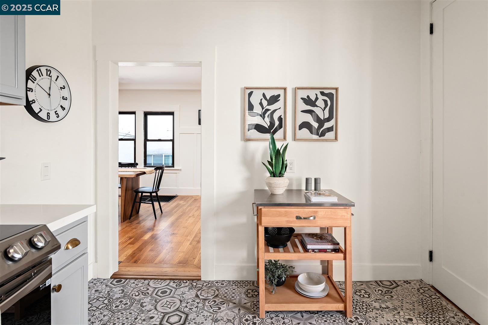 Detail Gallery Image 17 of 24 For 1233 Haskell St, Berkeley,  CA 94702 - 3 Beds | 1/1 Baths