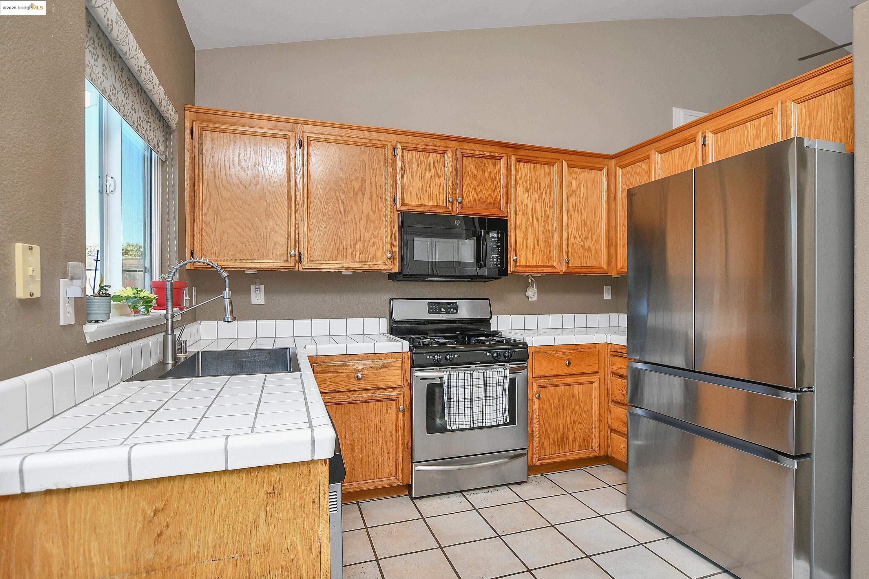 Detail Gallery Image 12 of 36 For 5033 Teixeira Way, Oakley,  CA 94561 - 4 Beds | 2 Baths