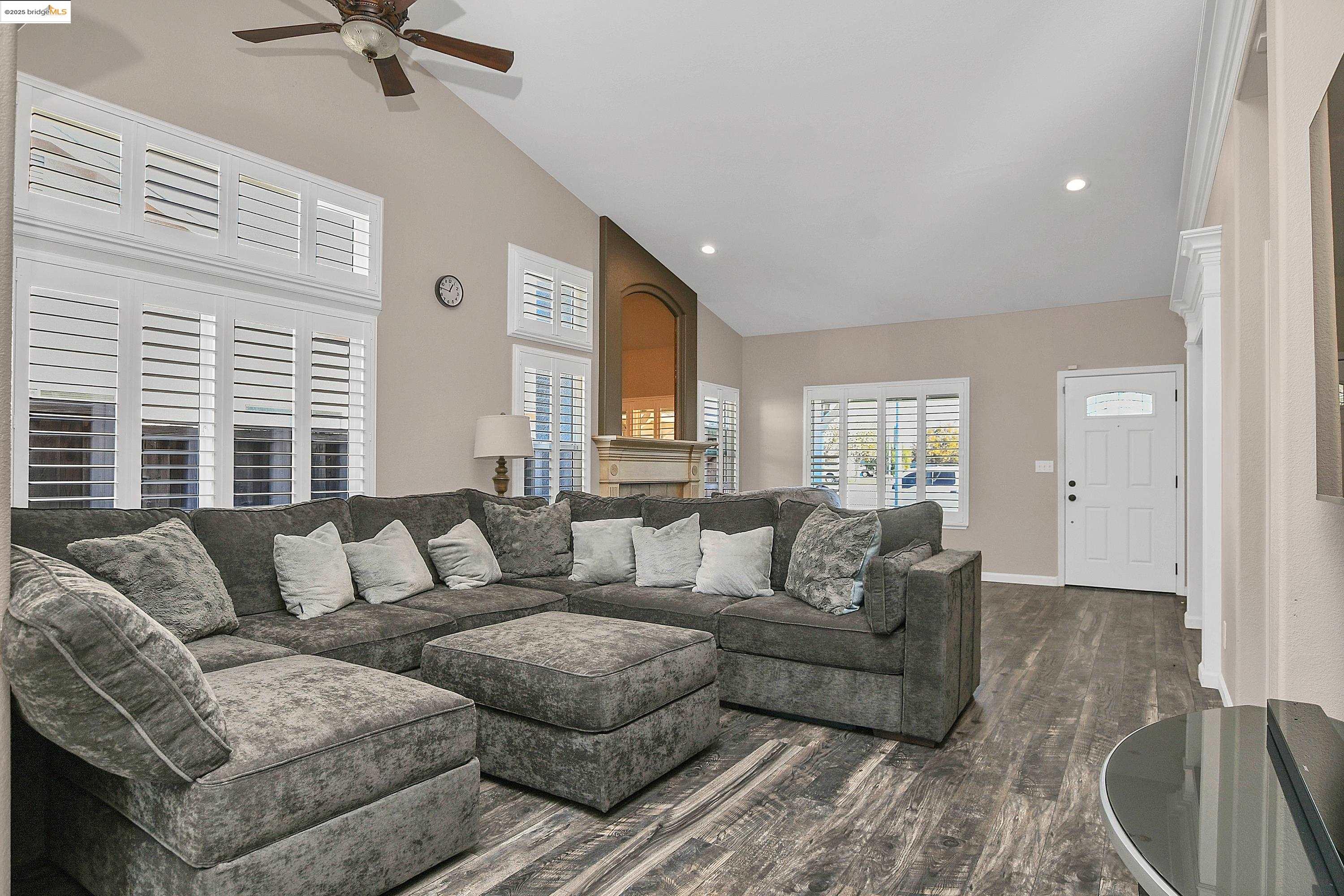 Detail Gallery Image 9 of 36 For 5033 Teixeira Way, Oakley,  CA 94561 - 4 Beds | 2 Baths