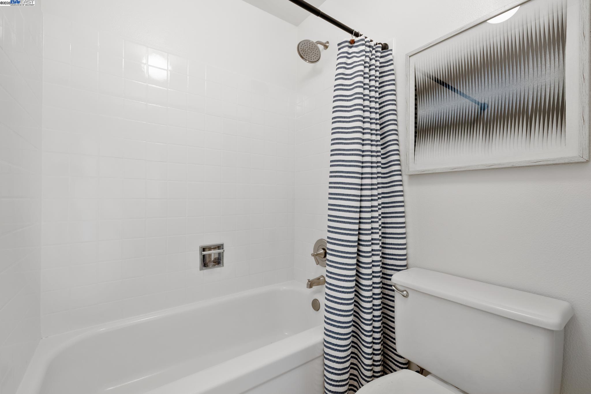 Detail Gallery Image 28 of 39 For 3032 Linda Vista, Alameda,  CA 94502 - 3 Beds | 1/1 Baths