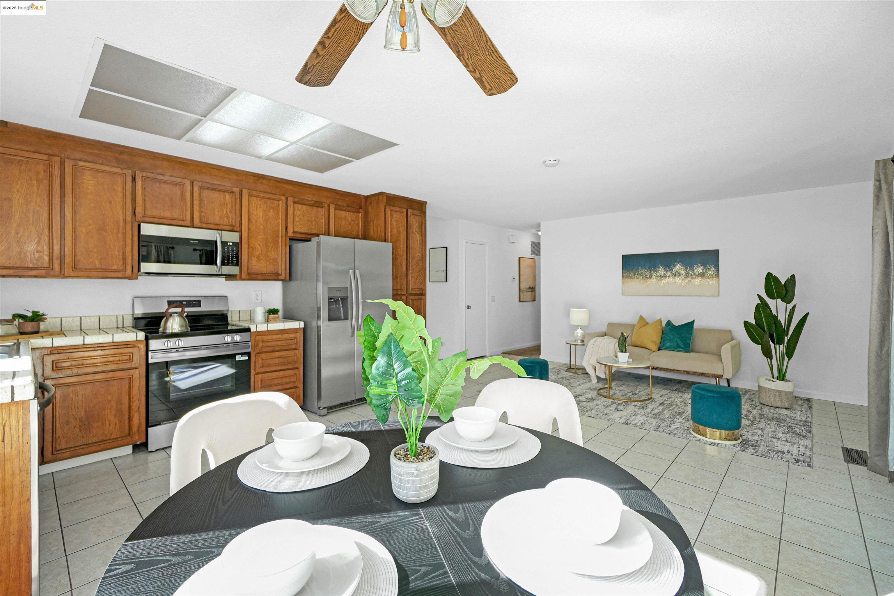 Detail Gallery Image 13 of 57 For 127 Meadwell Ct, San Jose,  CA 95138 - 3 Beds | 2 Baths