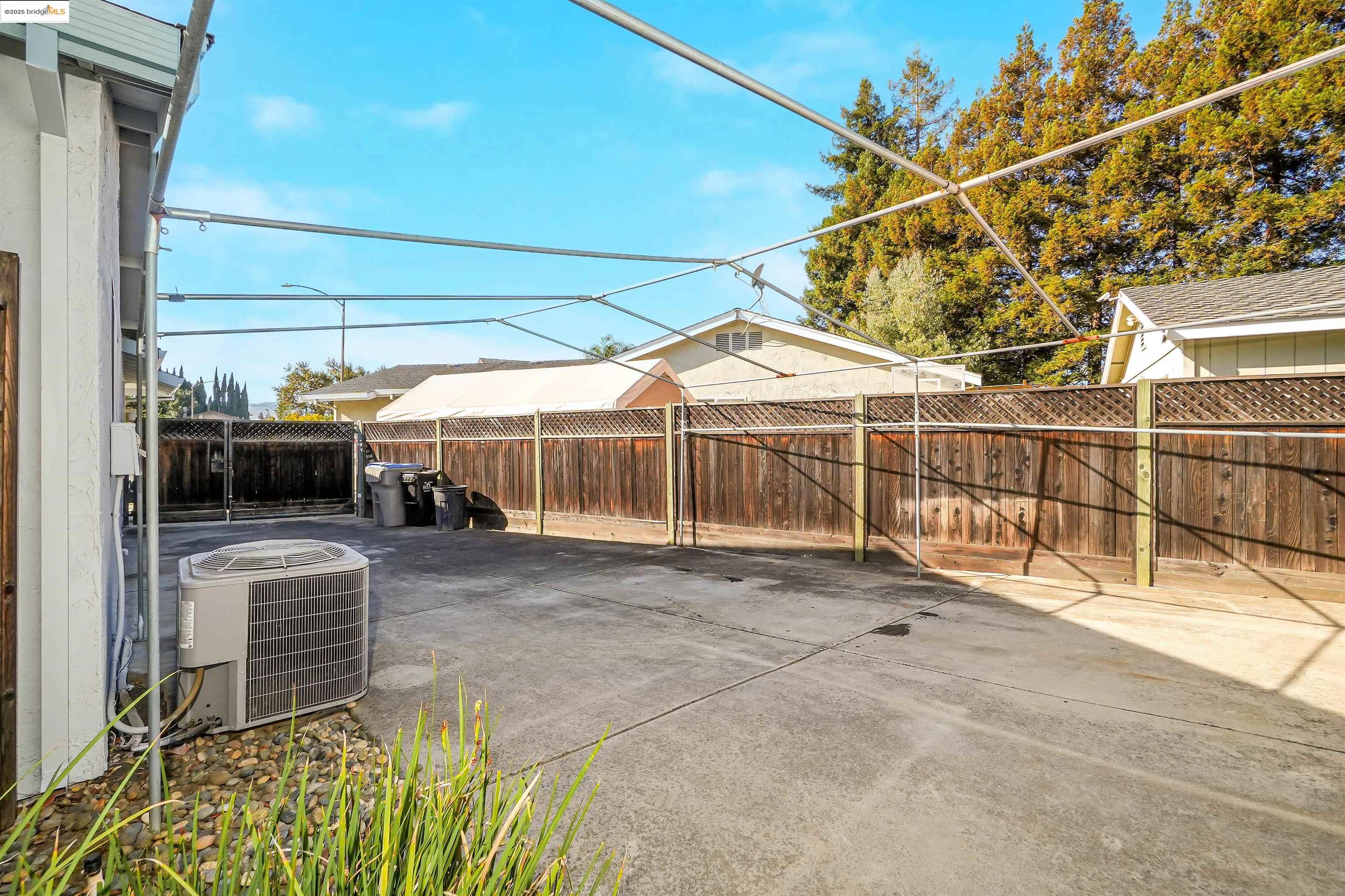 Detail Gallery Image 41 of 57 For 127 Meadwell Ct, San Jose,  CA 95138 - 3 Beds | 2 Baths