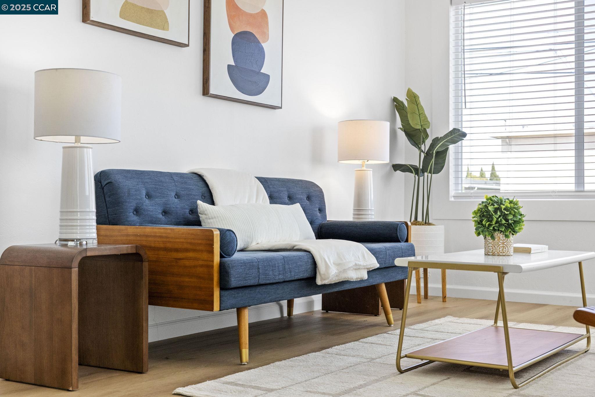 Front Image Thumbnail for CC41116392