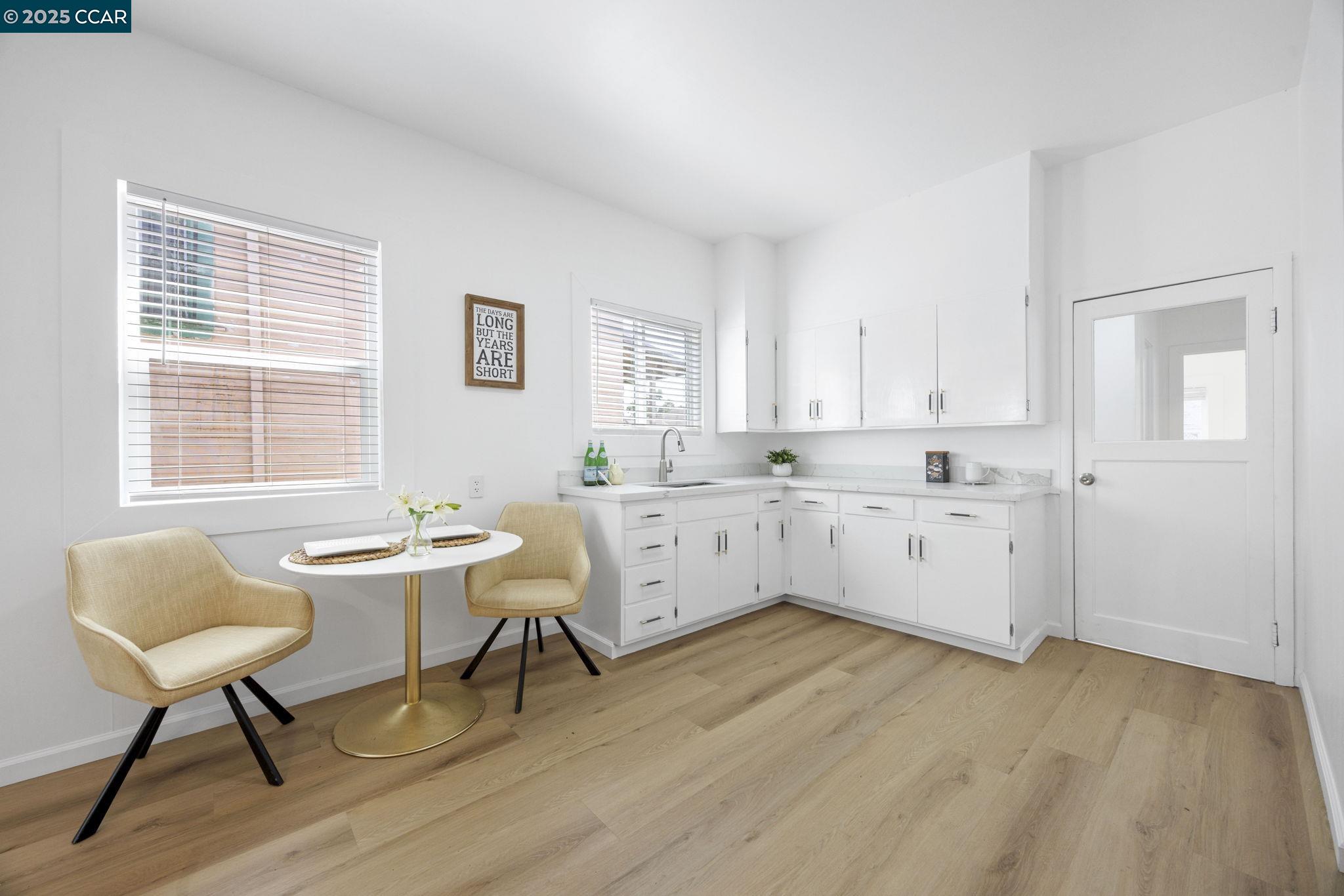 Detail Gallery Image 11 of 37 For 1535 38th Ave, Oakland,  CA 94601 - 4 Beds | 2 Baths