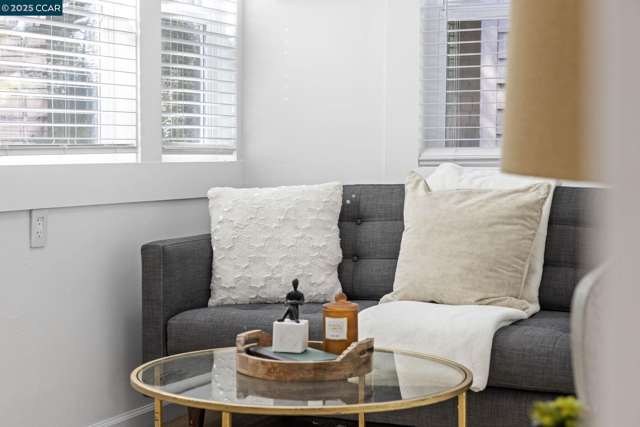 Detail Gallery Image 23 of 37 For 1535 38th Ave, Oakland,  CA 94601 - 4 Beds | 2 Baths