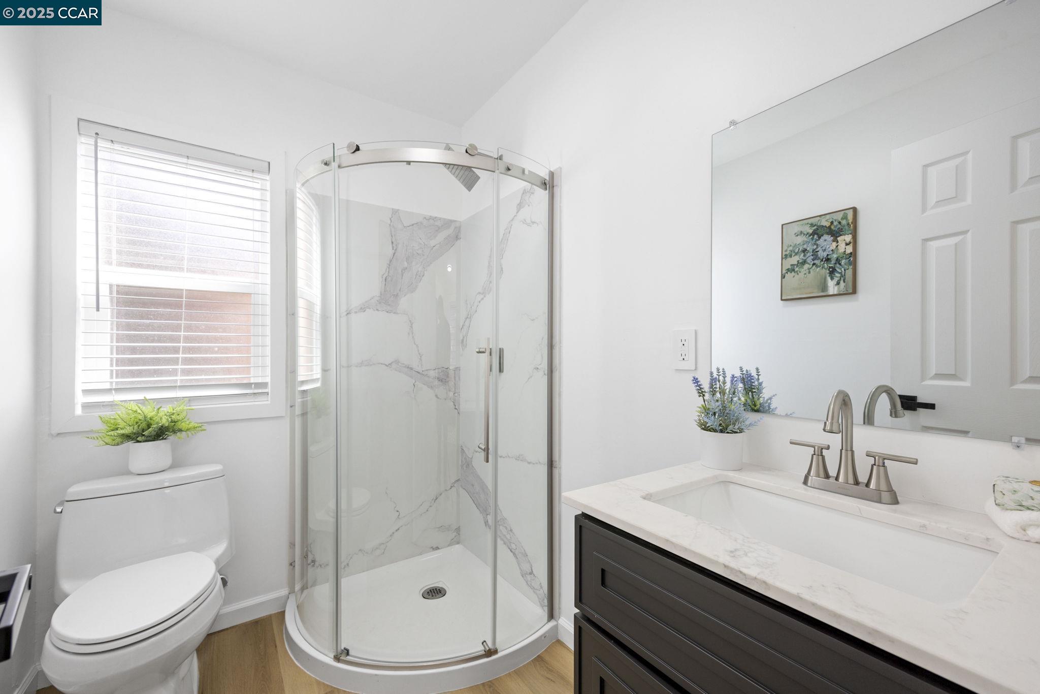 Detail Gallery Image 28 of 37 For 1535 38th Ave, Oakland,  CA 94601 - 4 Beds | 2 Baths