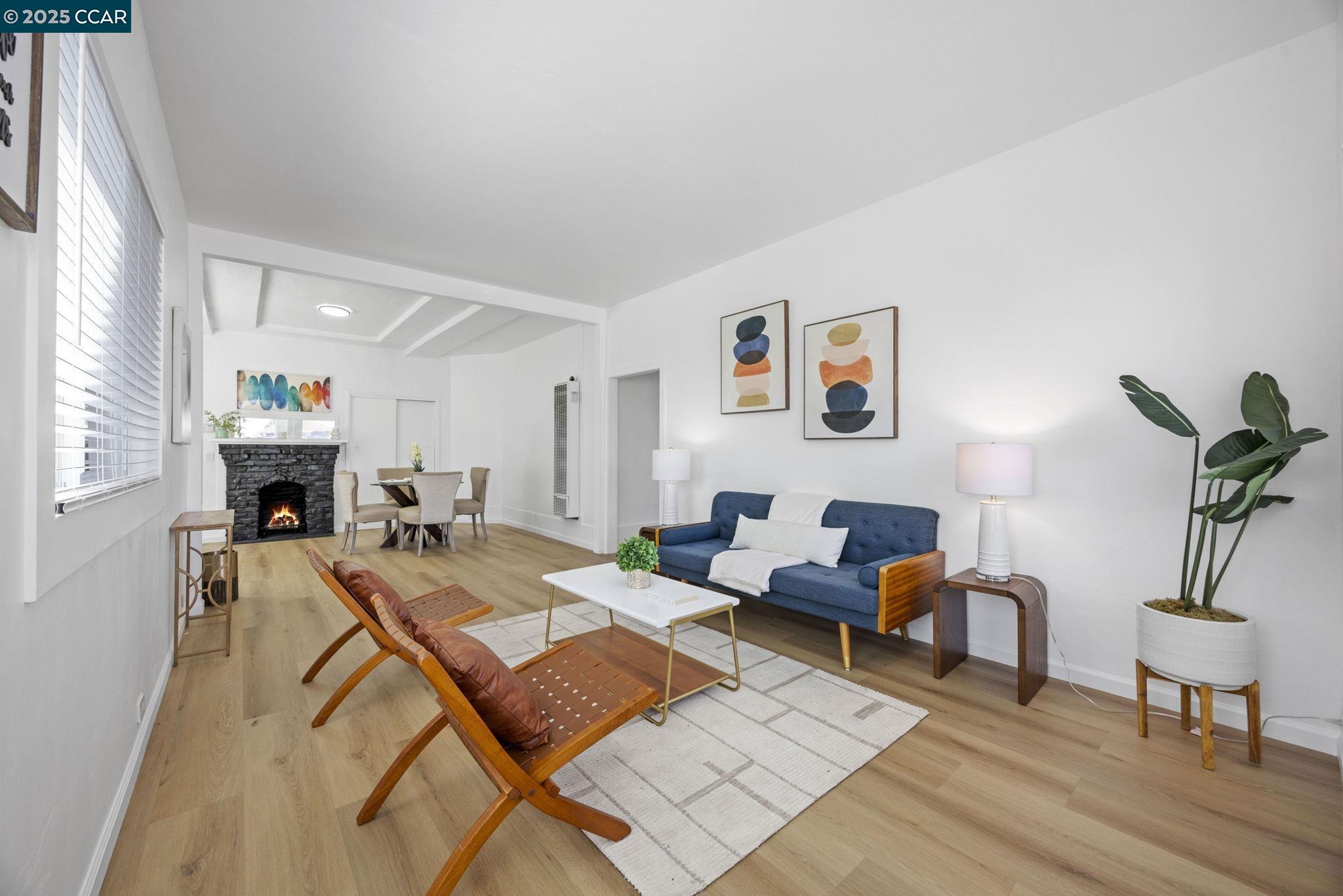 Detail Gallery Image 5 of 37 For 1535 38th Ave, Oakland,  CA 94601 - 4 Beds | 2 Baths