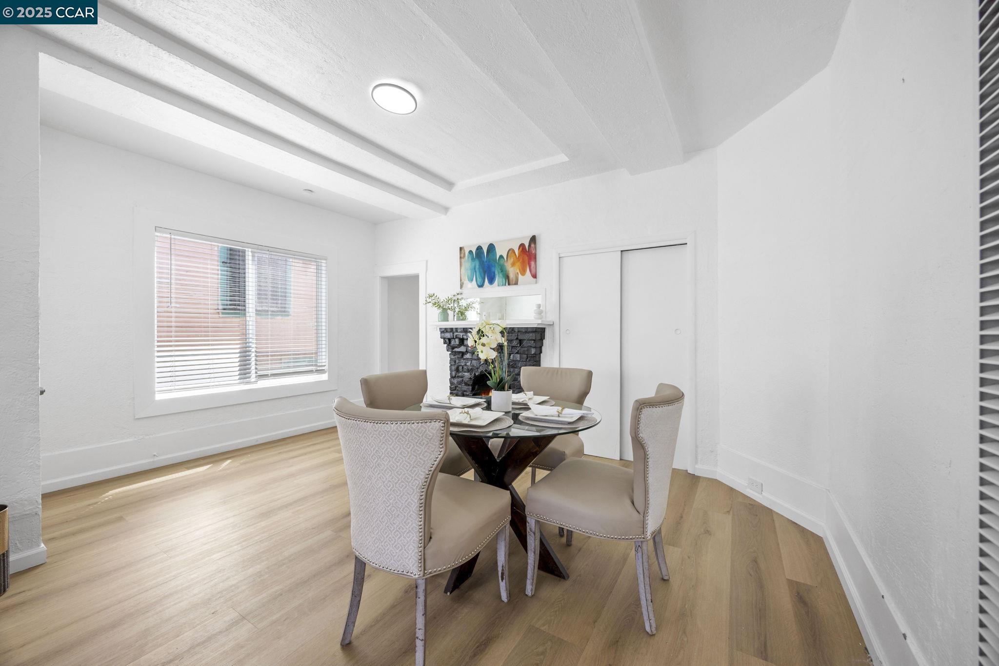 Detail Gallery Image 7 of 37 For 1535 38th Ave, Oakland,  CA 94601 - 4 Beds | 2 Baths