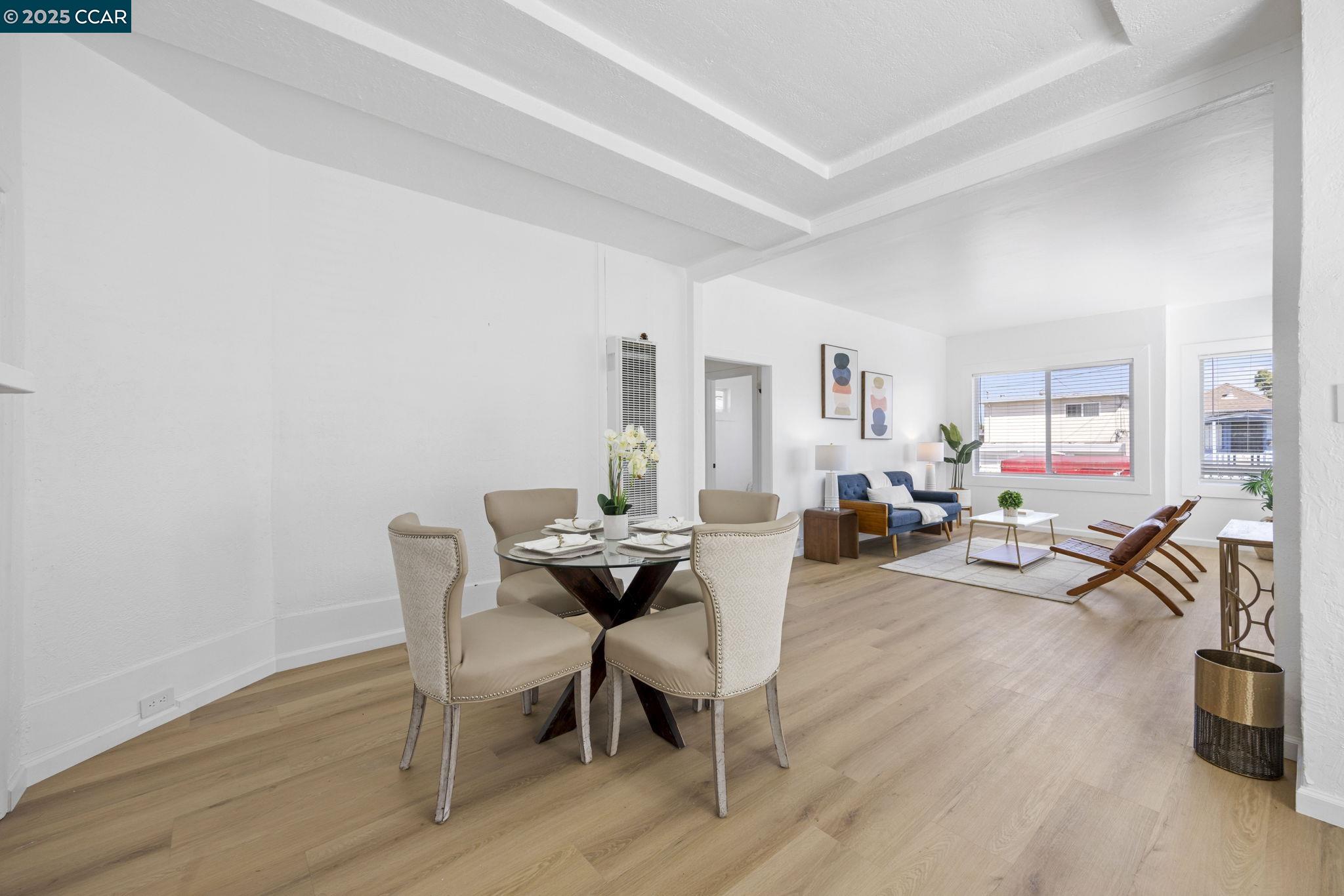 Detail Gallery Image 8 of 37 For 1535 38th Ave, Oakland,  CA 94601 - 4 Beds | 2 Baths