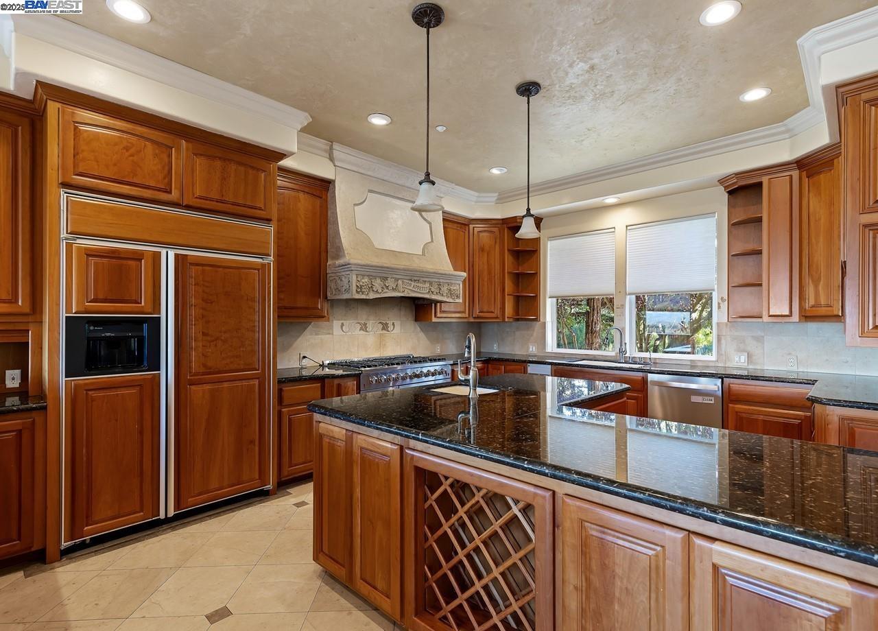 Detail Gallery Image 10 of 59 For 7210 Johnston Rd, Pleasanton,  CA 94588 - 5 Beds | 4/2 Baths