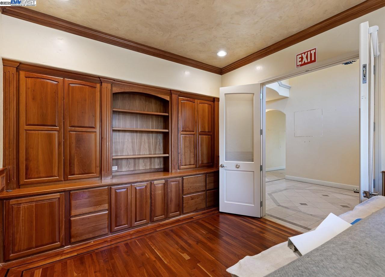 Detail Gallery Image 5 of 59 For 7210 Johnston Rd, Pleasanton,  CA 94588 - 5 Beds | 4/2 Baths