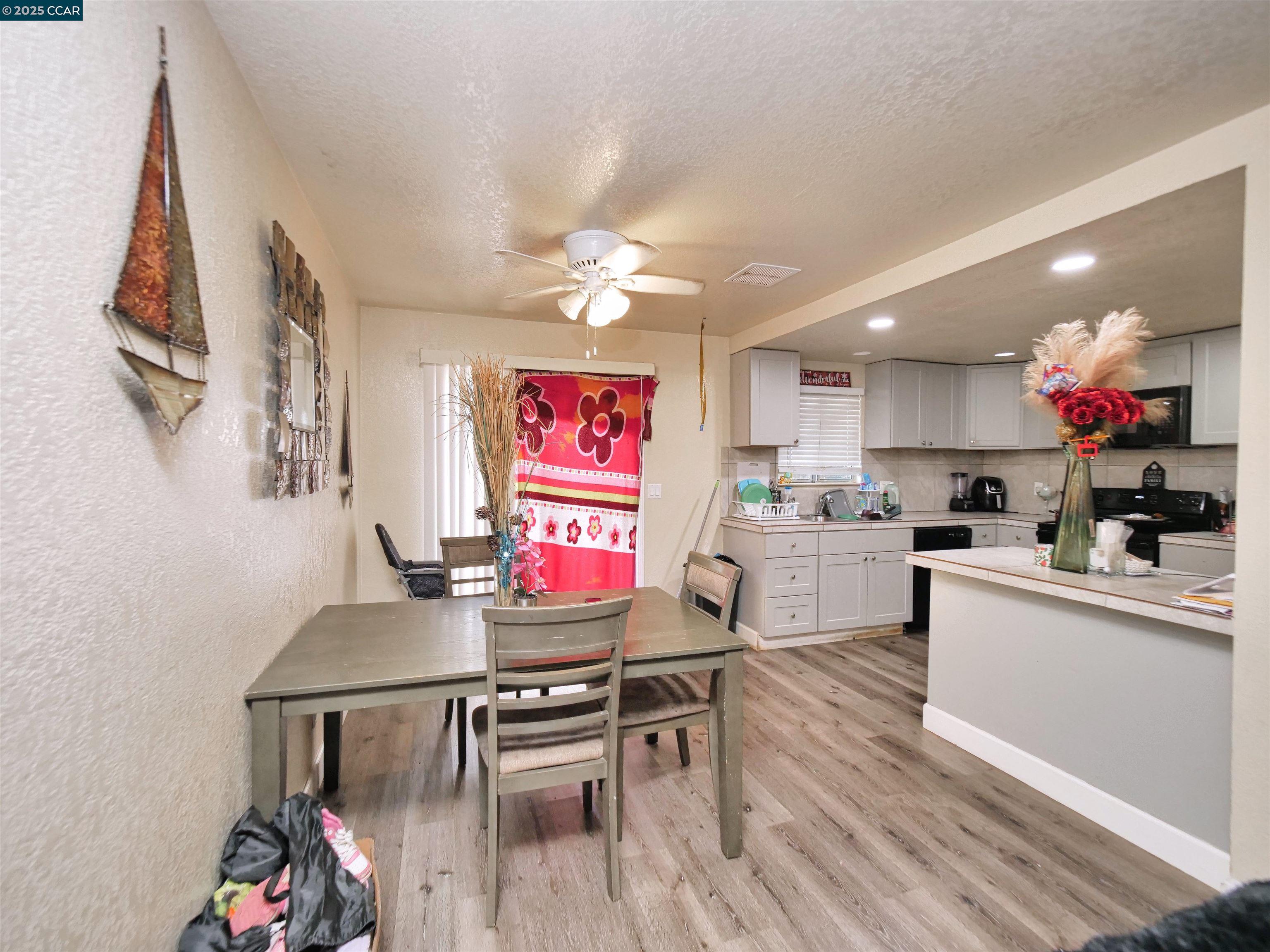 Detail Gallery Image 11 of 33 For 1807 Crestwood Avenue, Manteca,  CA 95336 - – Beds | – Baths