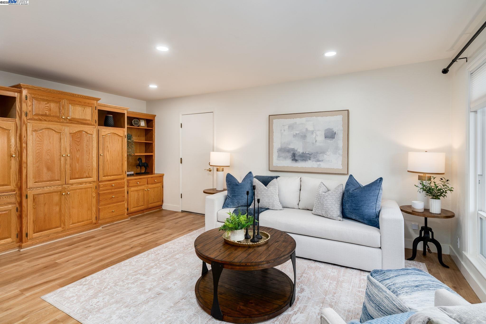 Detail Gallery Image 23 of 39 For 725 Old Creek Rd, Danville,  CA 94526 - 3 Beds | 2/1 Baths