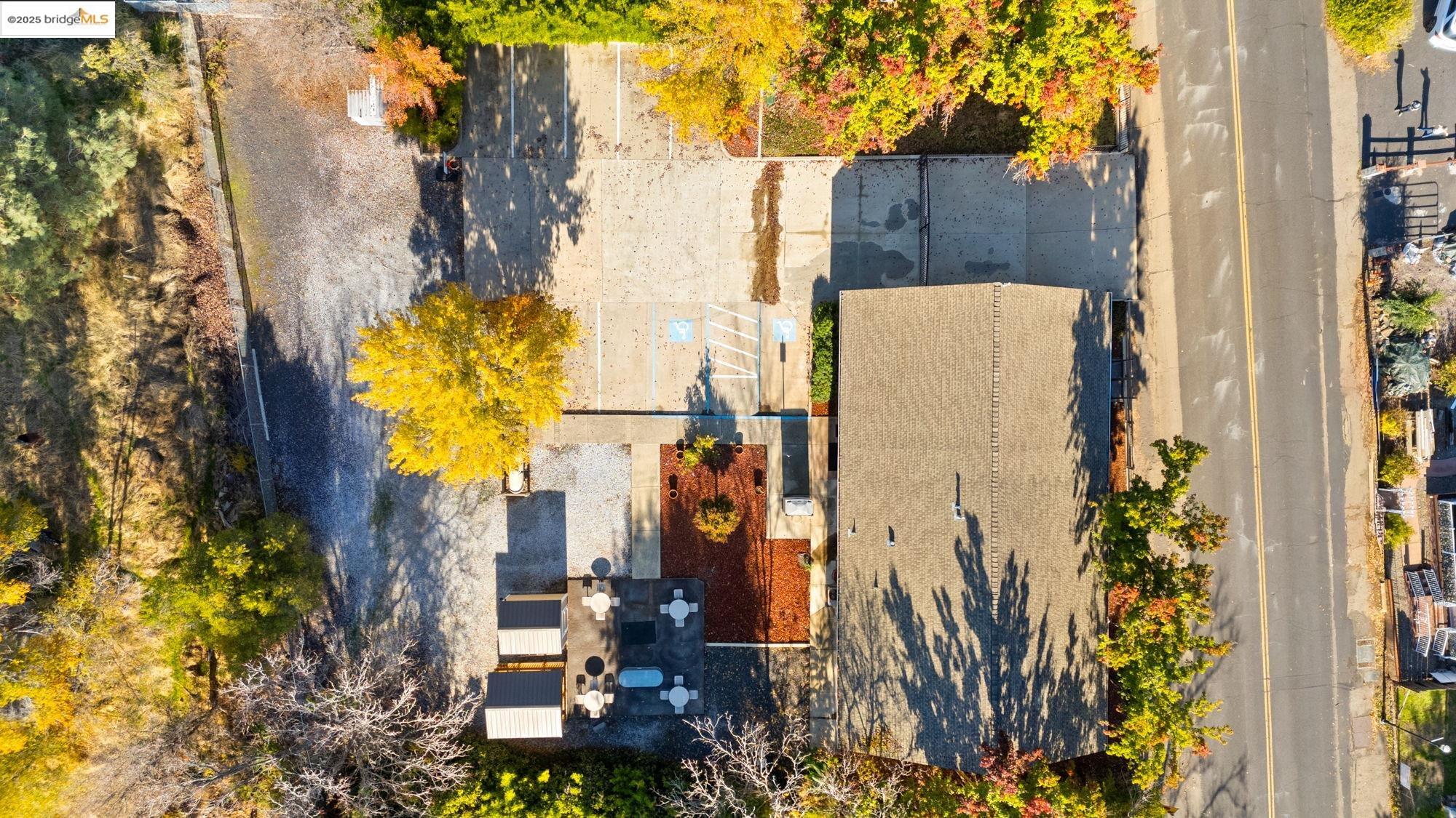 Detail Gallery Image 4 of 38 For 5033 Main Street, Coulterville,  CA 95311 - 0 Beds | 2 Baths