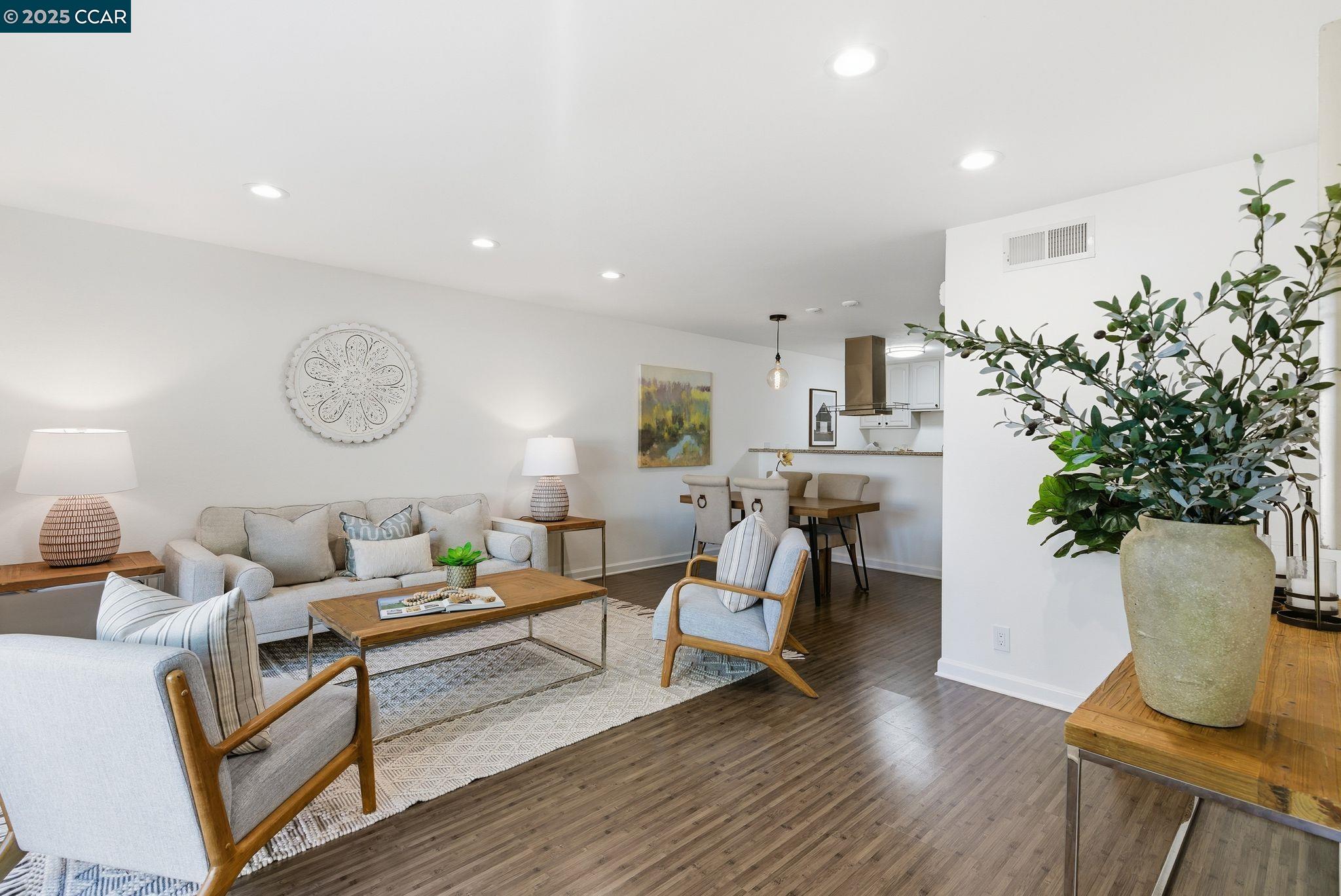 Detail Gallery Image 3 of 27 For 1858 Pomar Way, Walnut Creek,  CA 94598 - 2 Beds | 1 Baths