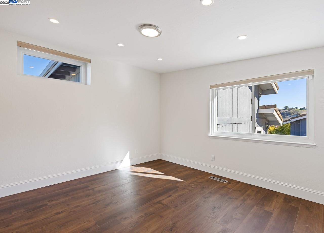 Detail Gallery Image 34 of 58 For 1400 Lawrence Rd, Danville,  CA 94506 - 6 Beds | 4/1 Baths