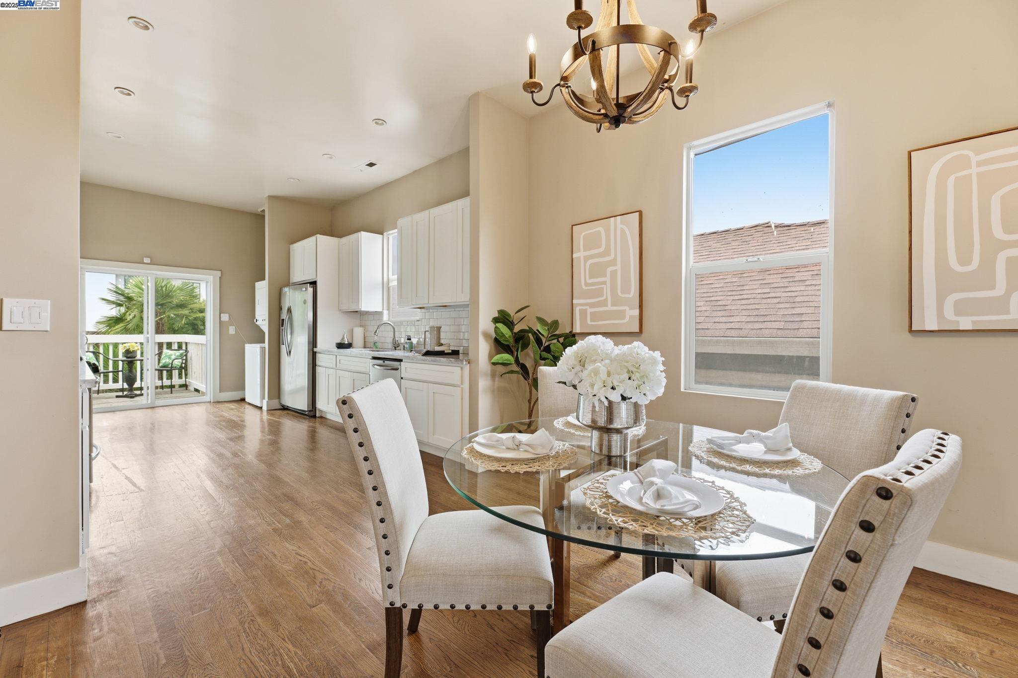 Detail Gallery Image 19 of 41 For 2417 Linden Sreet, Oakland,  CA 94607-2928 - 4 Beds | 2 Baths