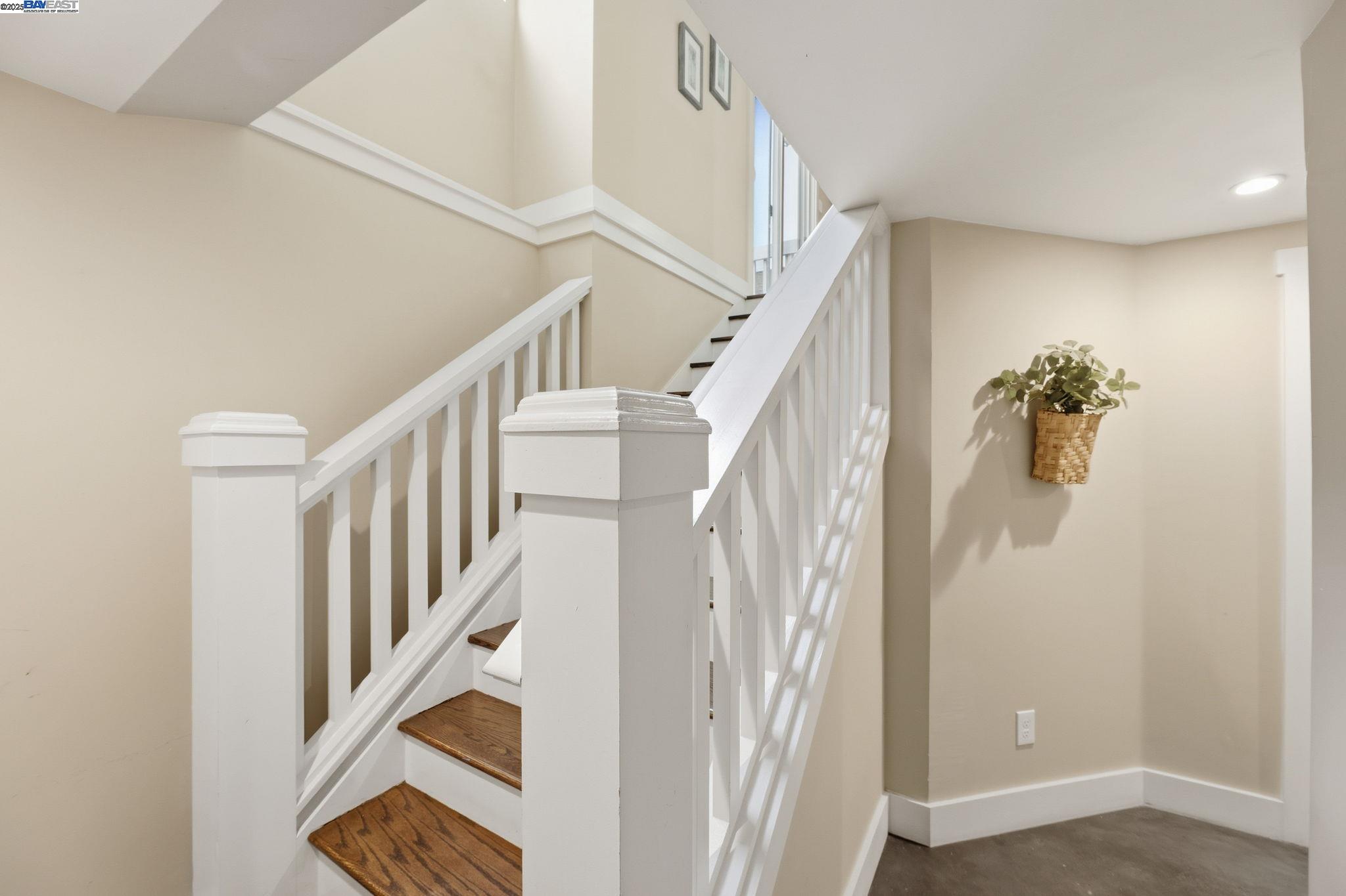 Detail Gallery Image 22 of 41 For 2417 Linden Sreet, Oakland,  CA 94607-2928 - 4 Beds | 2 Baths