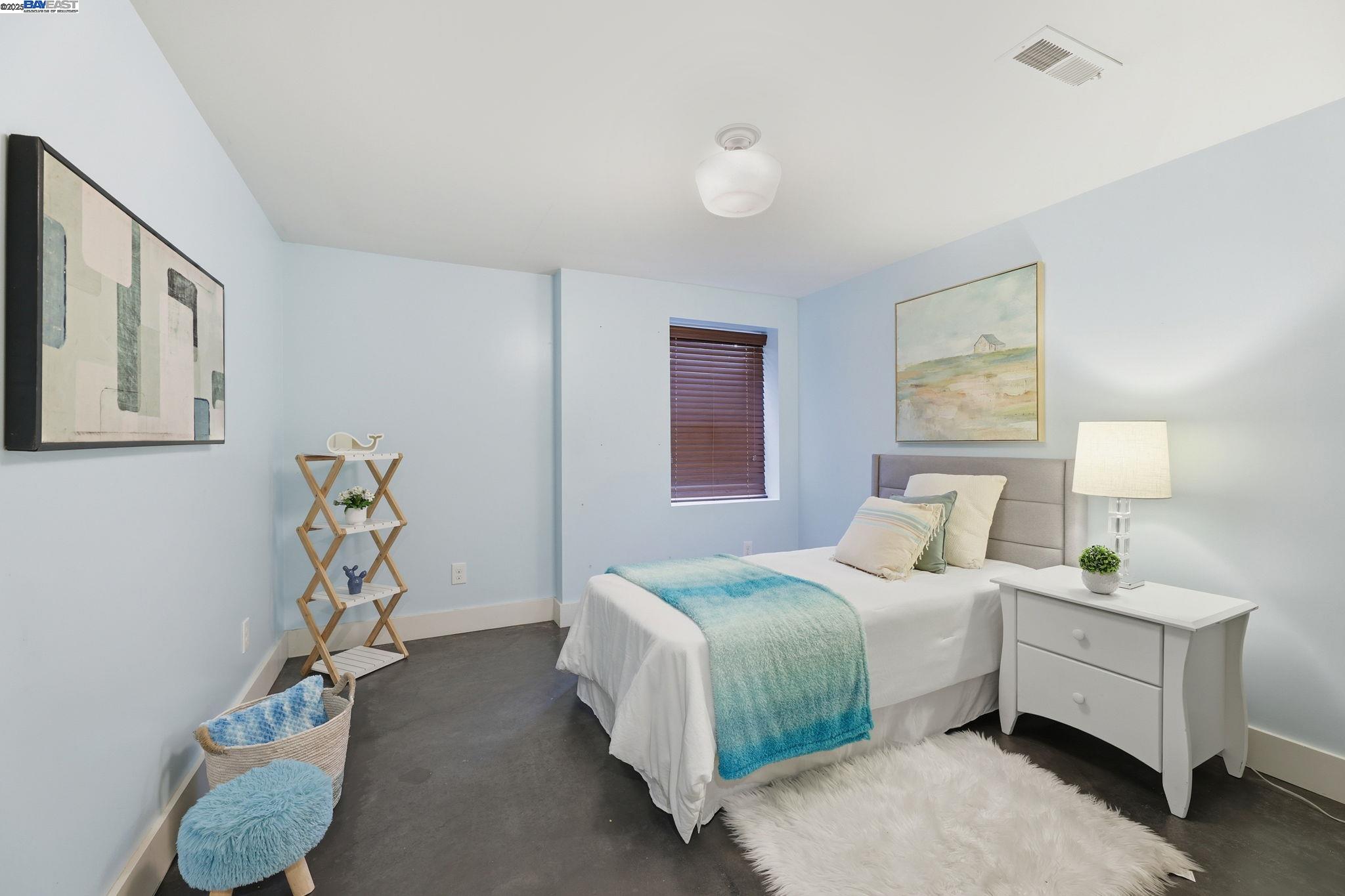 Detail Gallery Image 29 of 41 For 2417 Linden Sreet, Oakland,  CA 94607-2928 - 4 Beds | 2 Baths