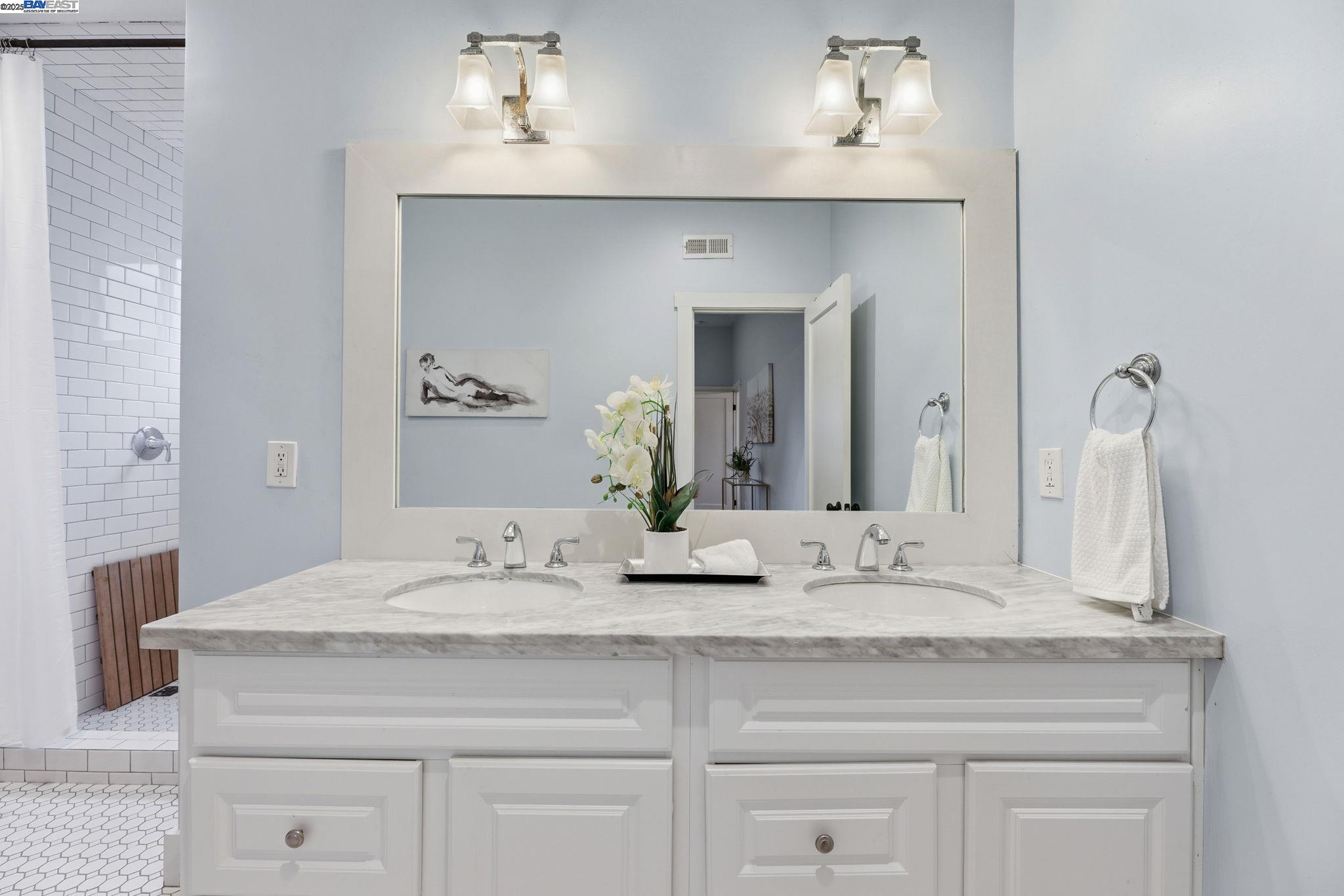 Detail Gallery Image 33 of 41 For 2417 Linden Sreet, Oakland,  CA 94607-2928 - 4 Beds | 2 Baths