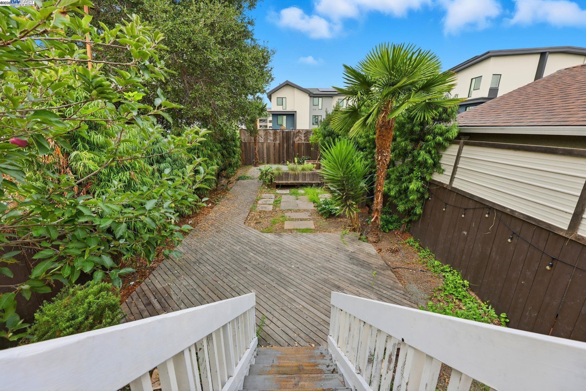 Detail Gallery Image 38 of 41 For 2417 Linden Sreet, Oakland,  CA 94607-2928 - 4 Beds | 2 Baths