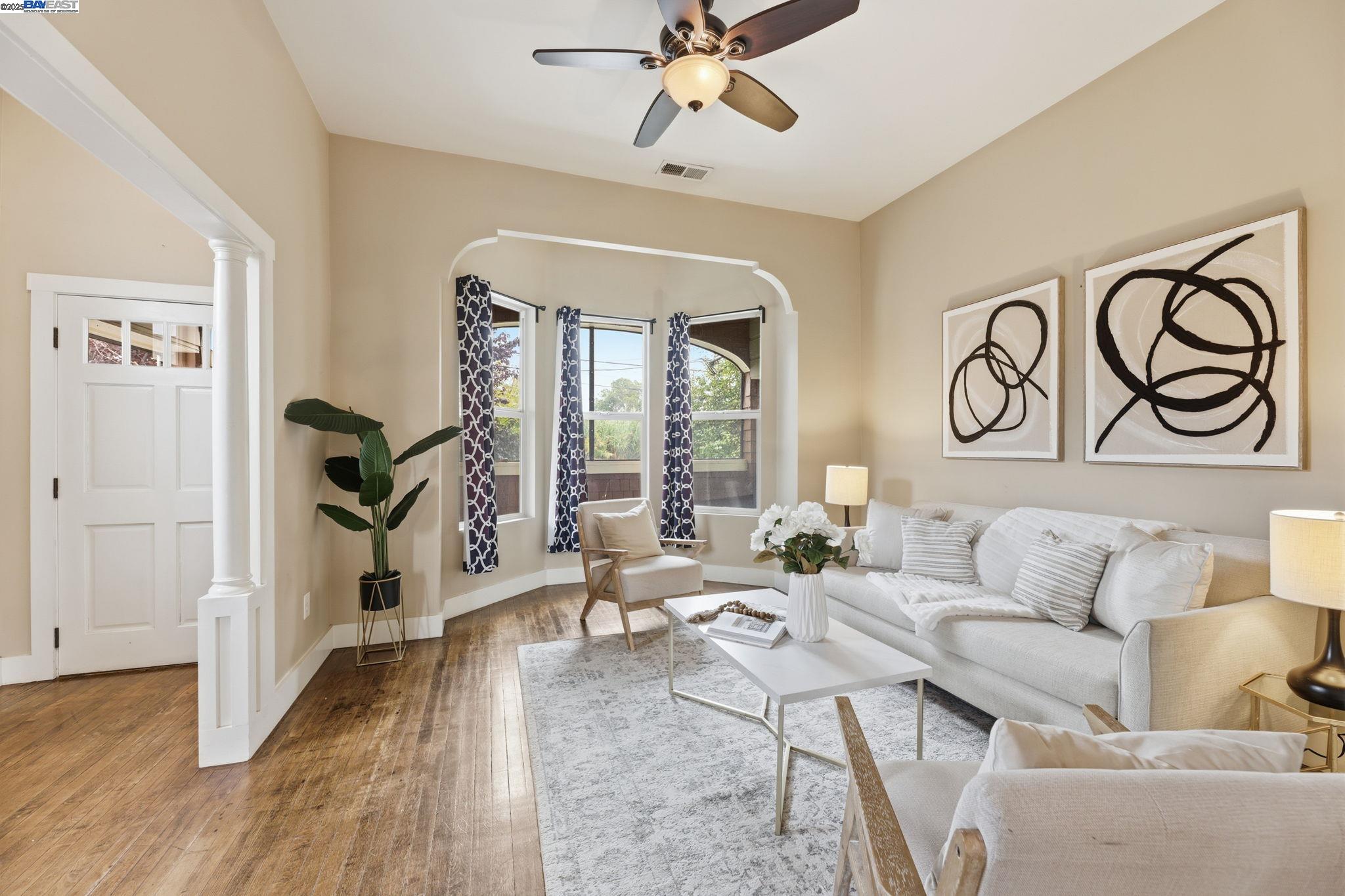 Detail Gallery Image 6 of 41 For 2417 Linden Sreet, Oakland,  CA 94607-2928 - 4 Beds | 2 Baths