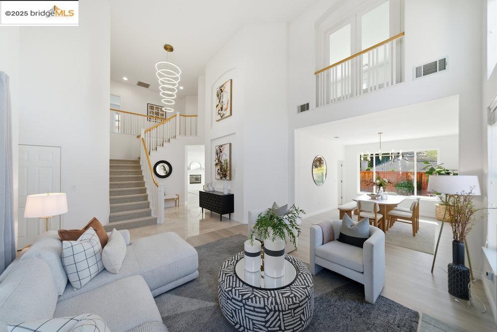 Detail Gallery Image 10 of 53 For 5350 Fernbank Dr, Concord,  CA 94521 - 5 Beds | 3/1 Baths